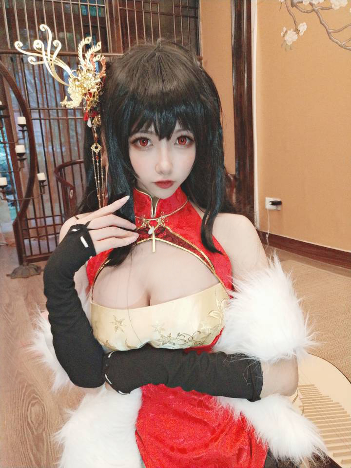 Momoko Kuikui-Dafeng Selfie