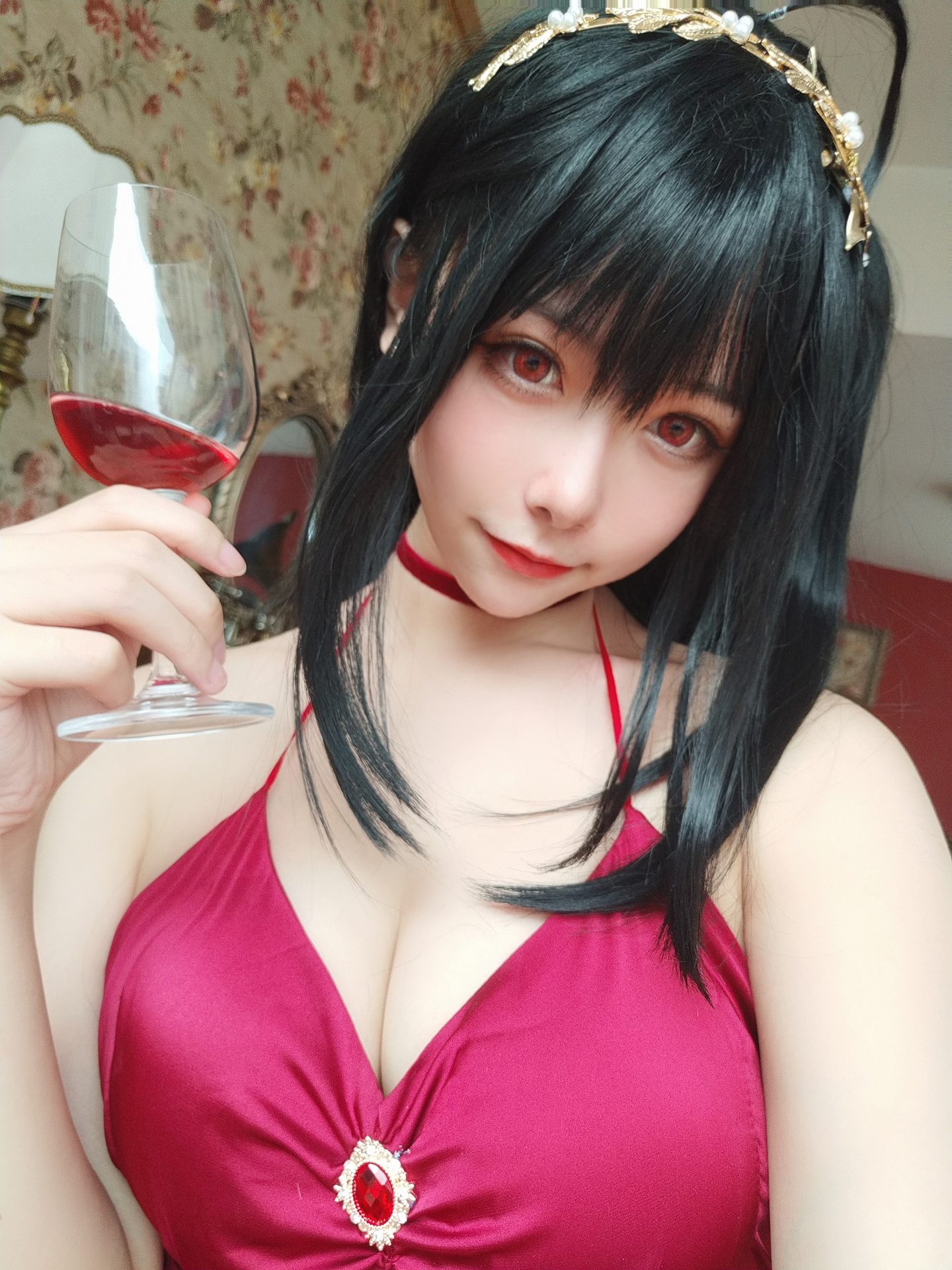 Momoko Kuikui-Dafeng Selfie