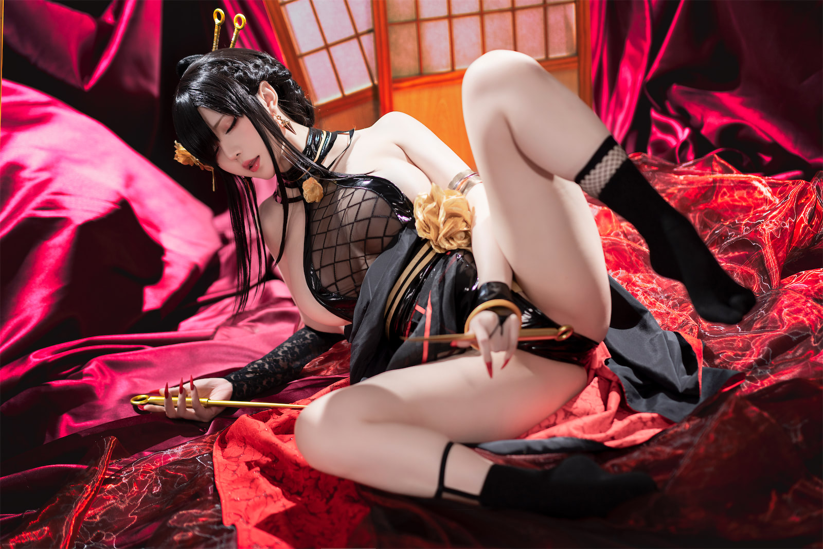 Ngôi sao: The Dragon - Sứ mệnh cực kỳ cực kỳ của Bà Yoel 3
