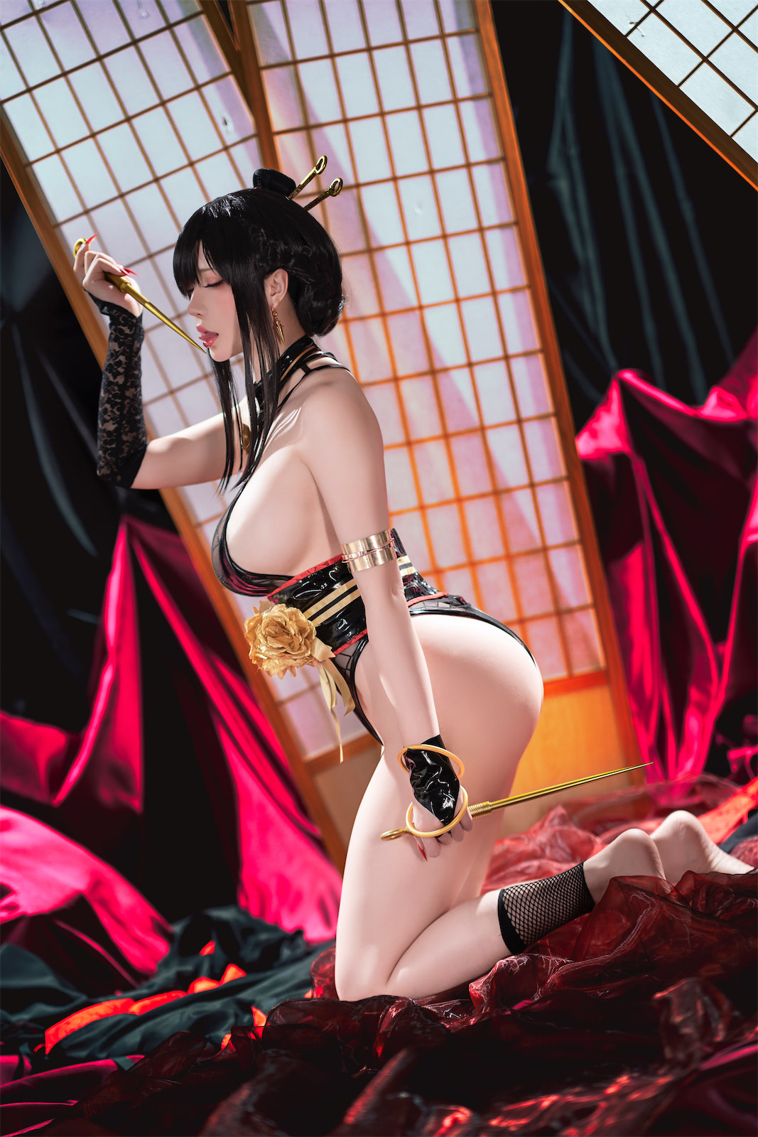 Ngôi sao: The Dragon - Sứ mệnh cực kỳ cực kỳ của Bà Yoel 3