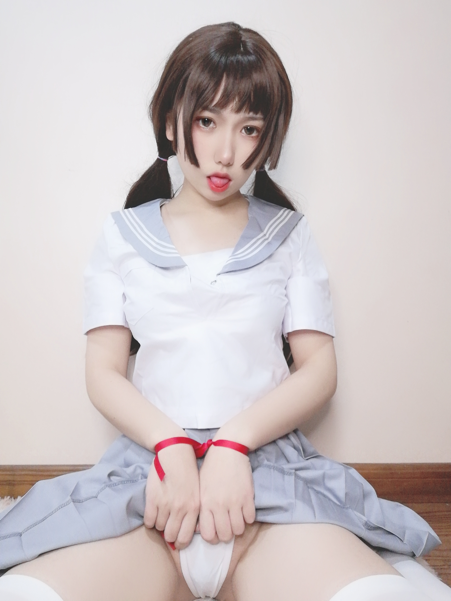 Taro Round Suizi SJ - lụa trắng JK