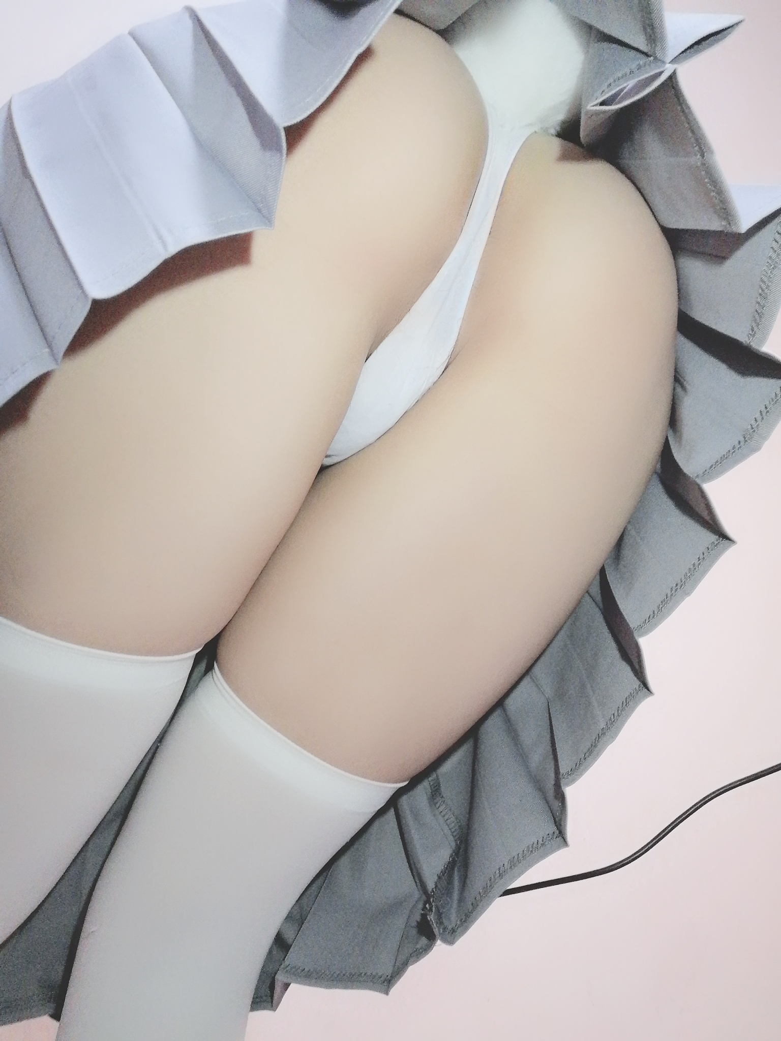 Taro Round Suizi SJ - lụa trắng JK