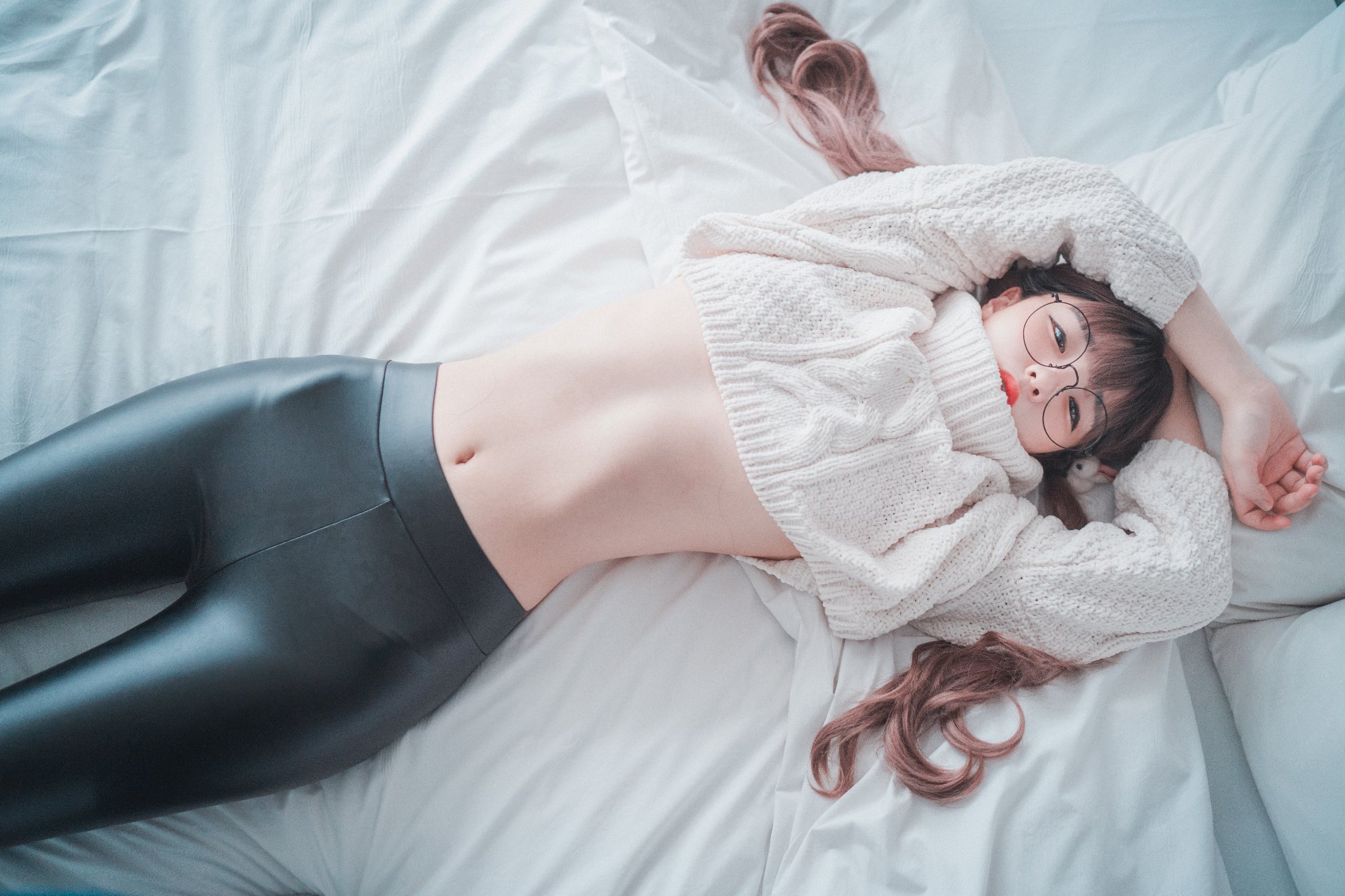 [Djawa] Jenny - Màu trắng lỏng lẻo và chặt chẽ