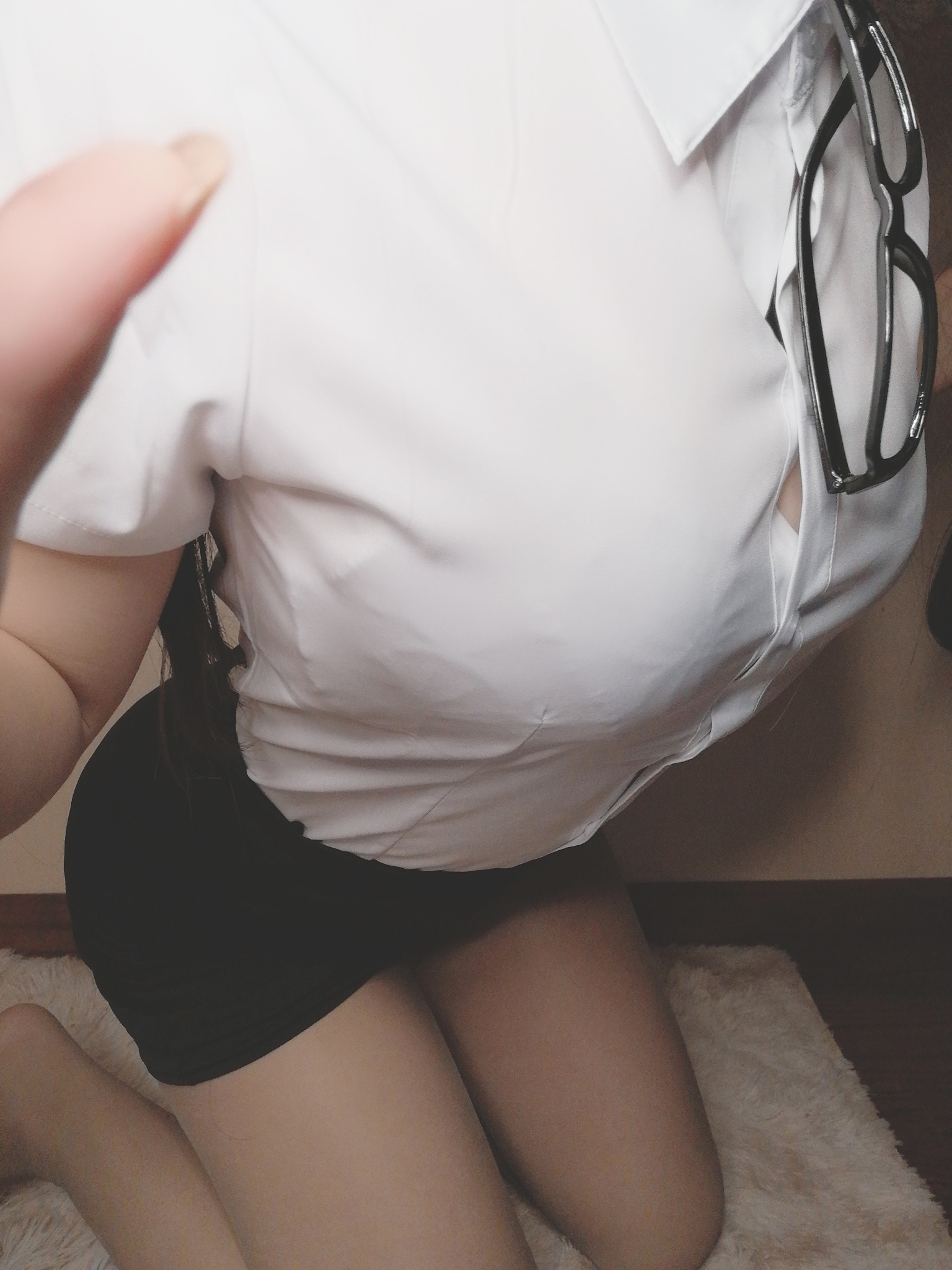 Yuzi SJ - Thư ký nhỏ say rượu