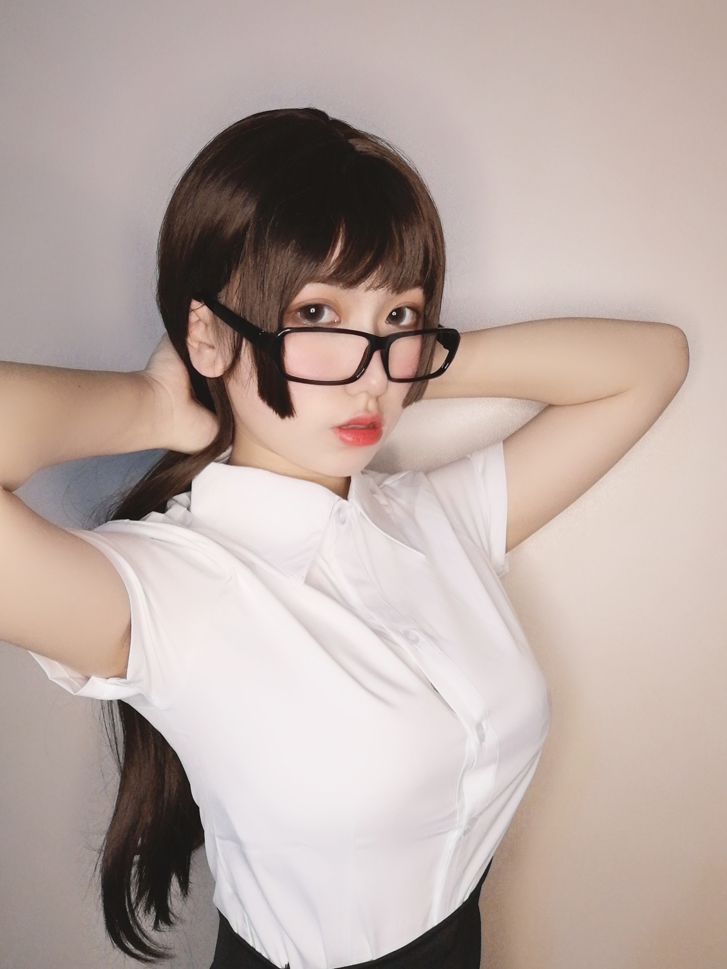 Yuzi SJ - Thư ký nhỏ say rượu