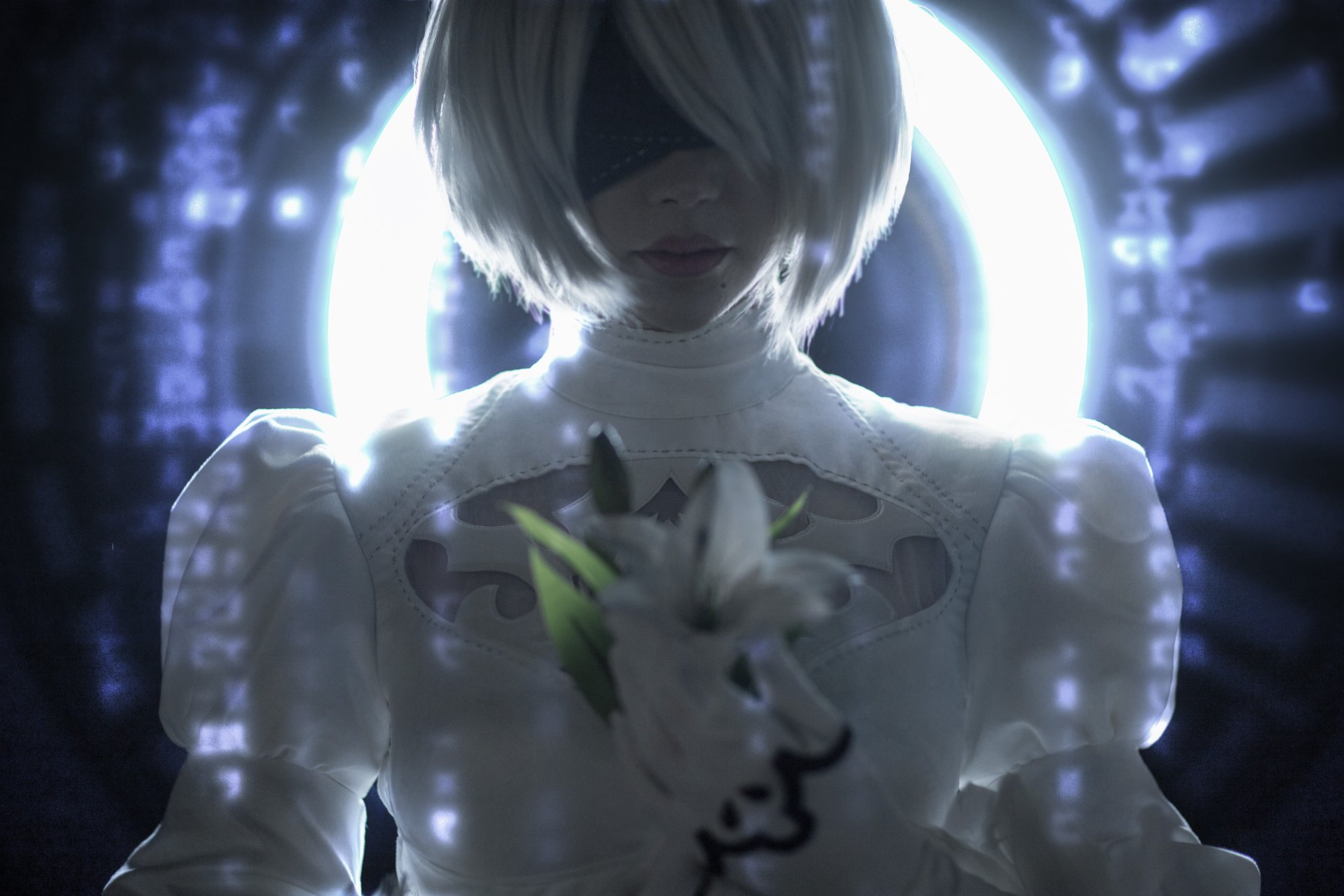 Sayathefox 2b trong chiếc váy trắng