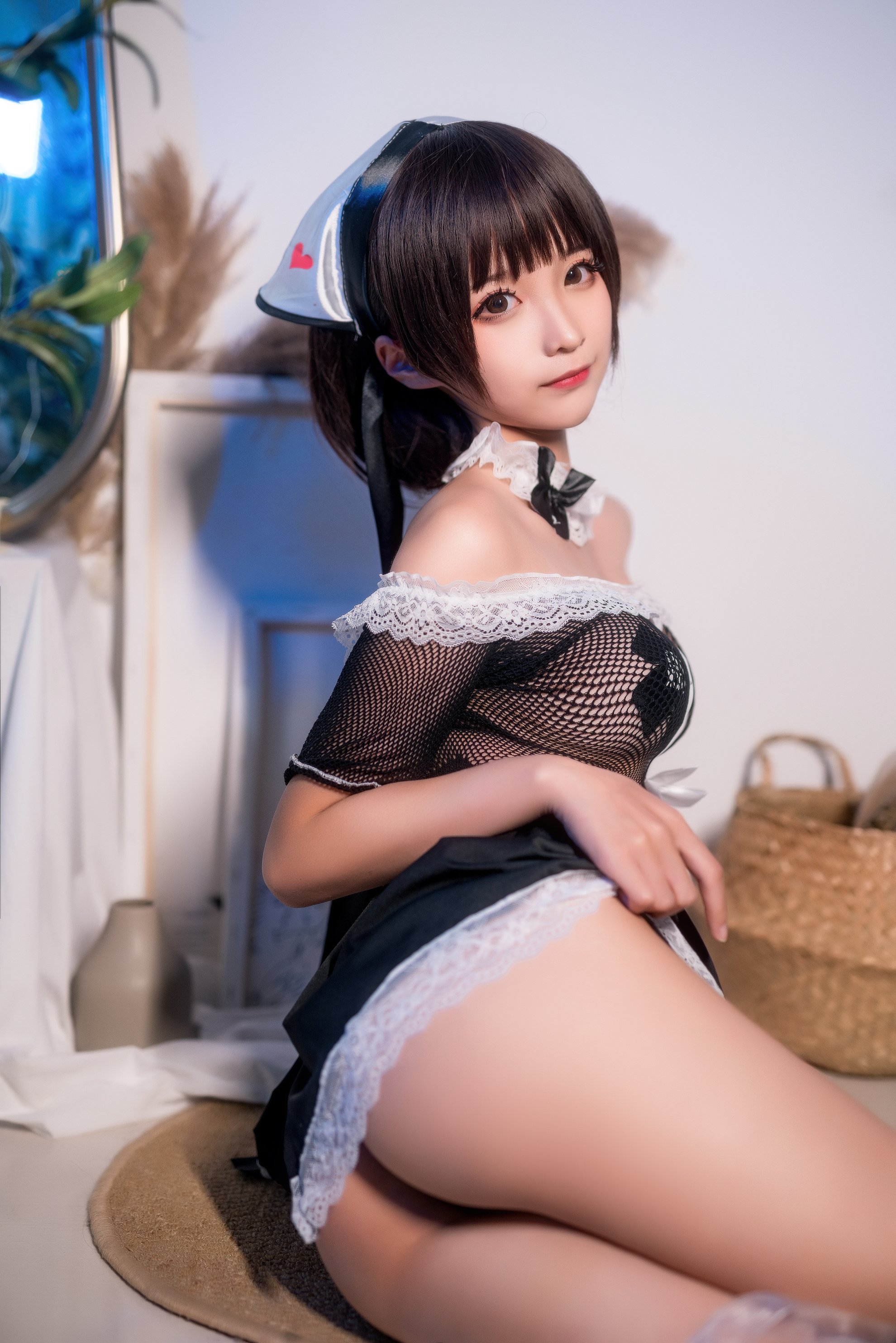 Momo-black và người giúp việc trắng ngu ngốc