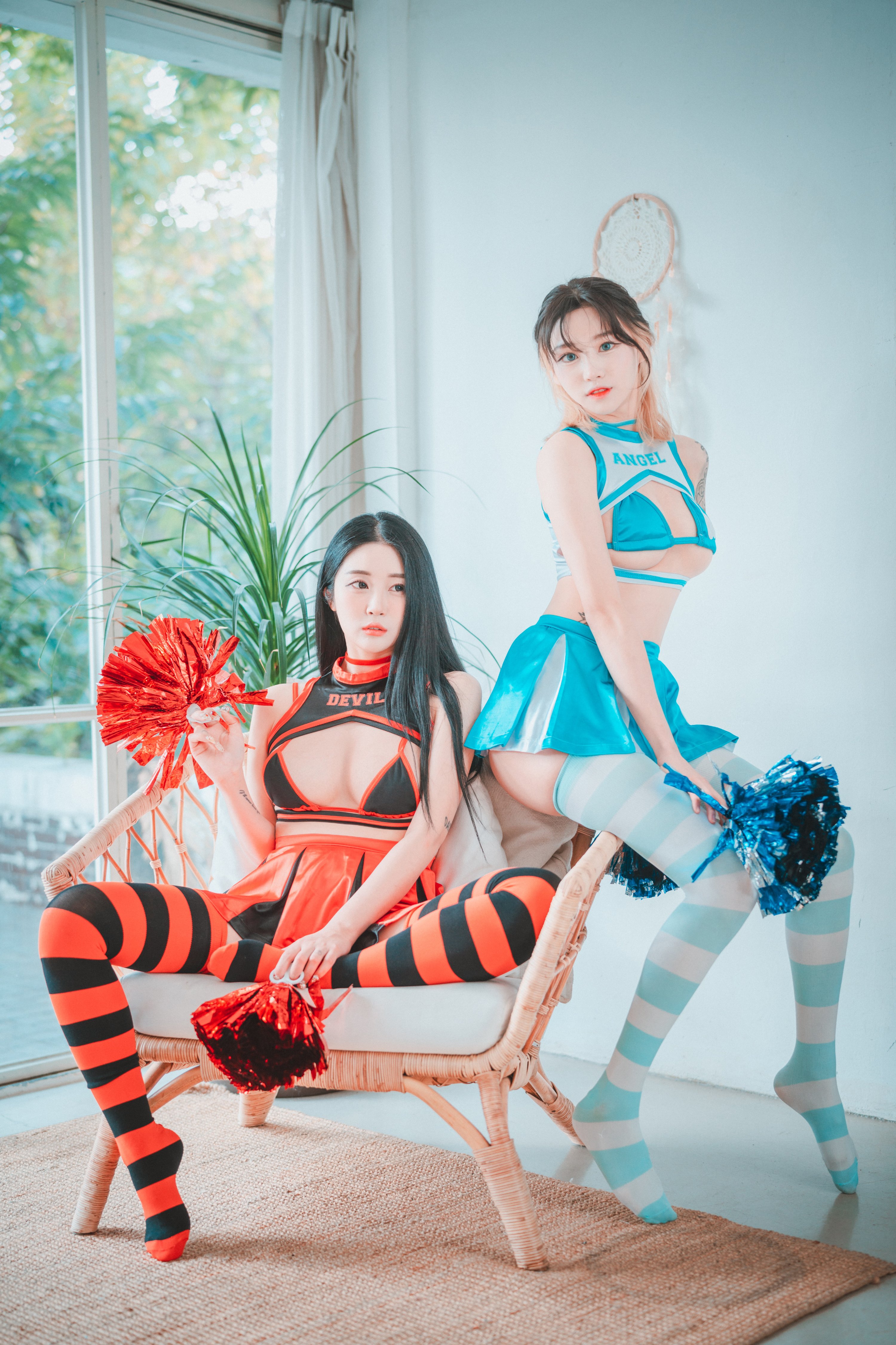 Photo Djawa -Tae RI (Tari) & Bomi - Quỷ dữ 666 & Angel 777