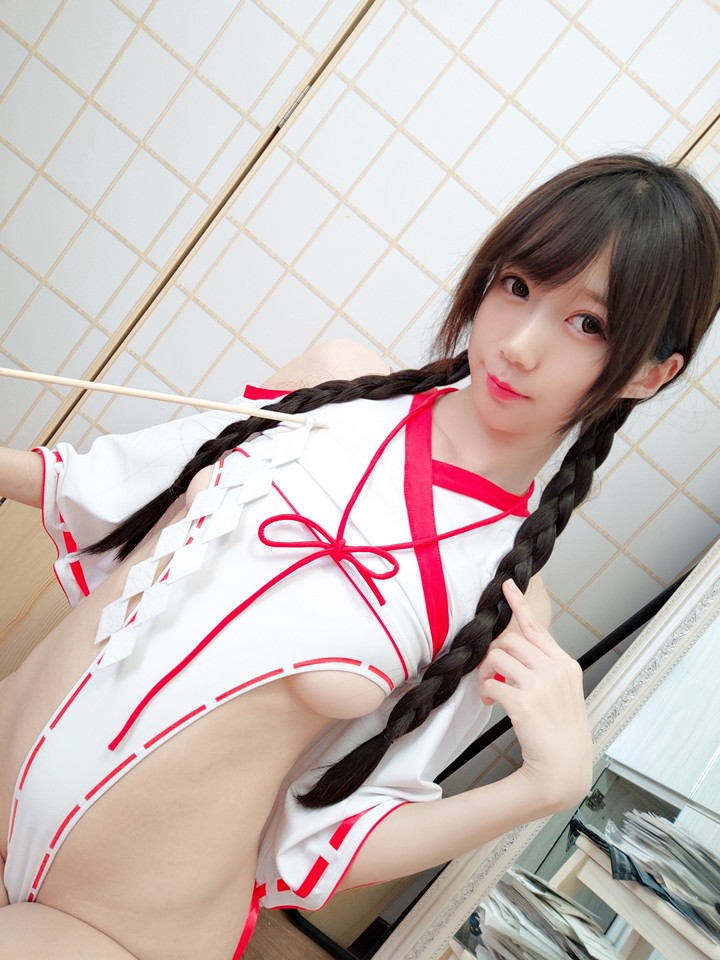 Nagisa Monster Meow - Phù thủy