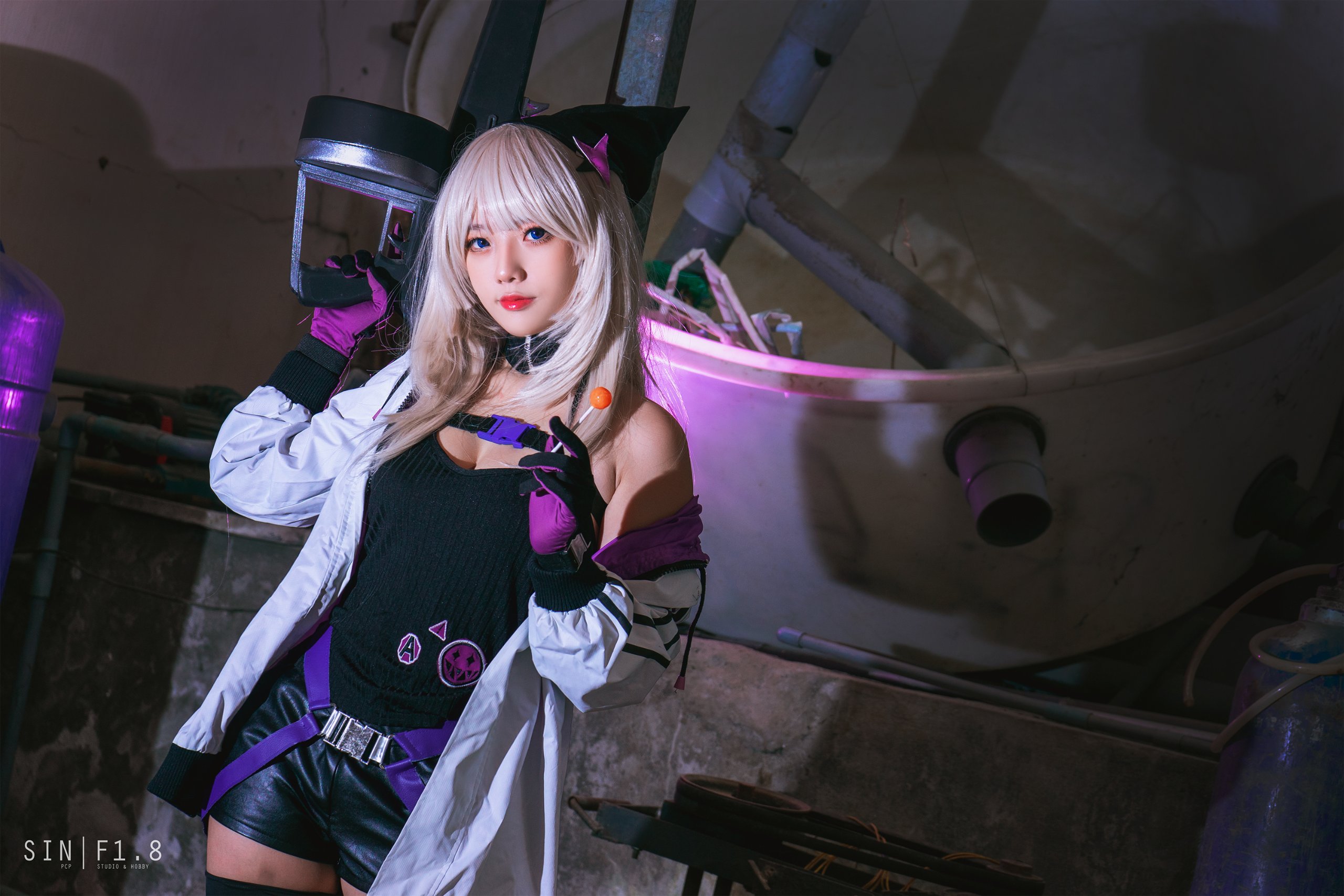 Mastion Huang - AA -12