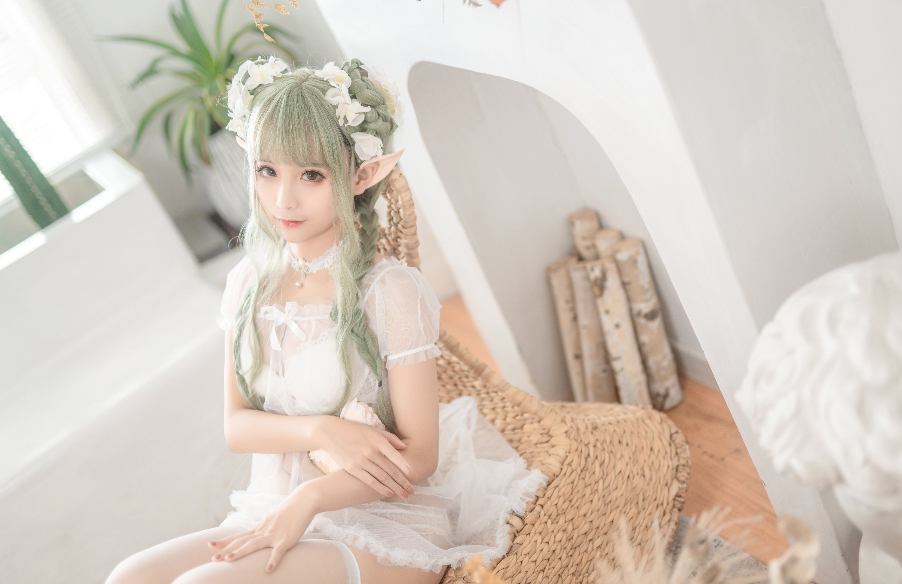 Momo ngu ngốc - "Vương quốc tai sắc nhọn" yêu tinh xanh