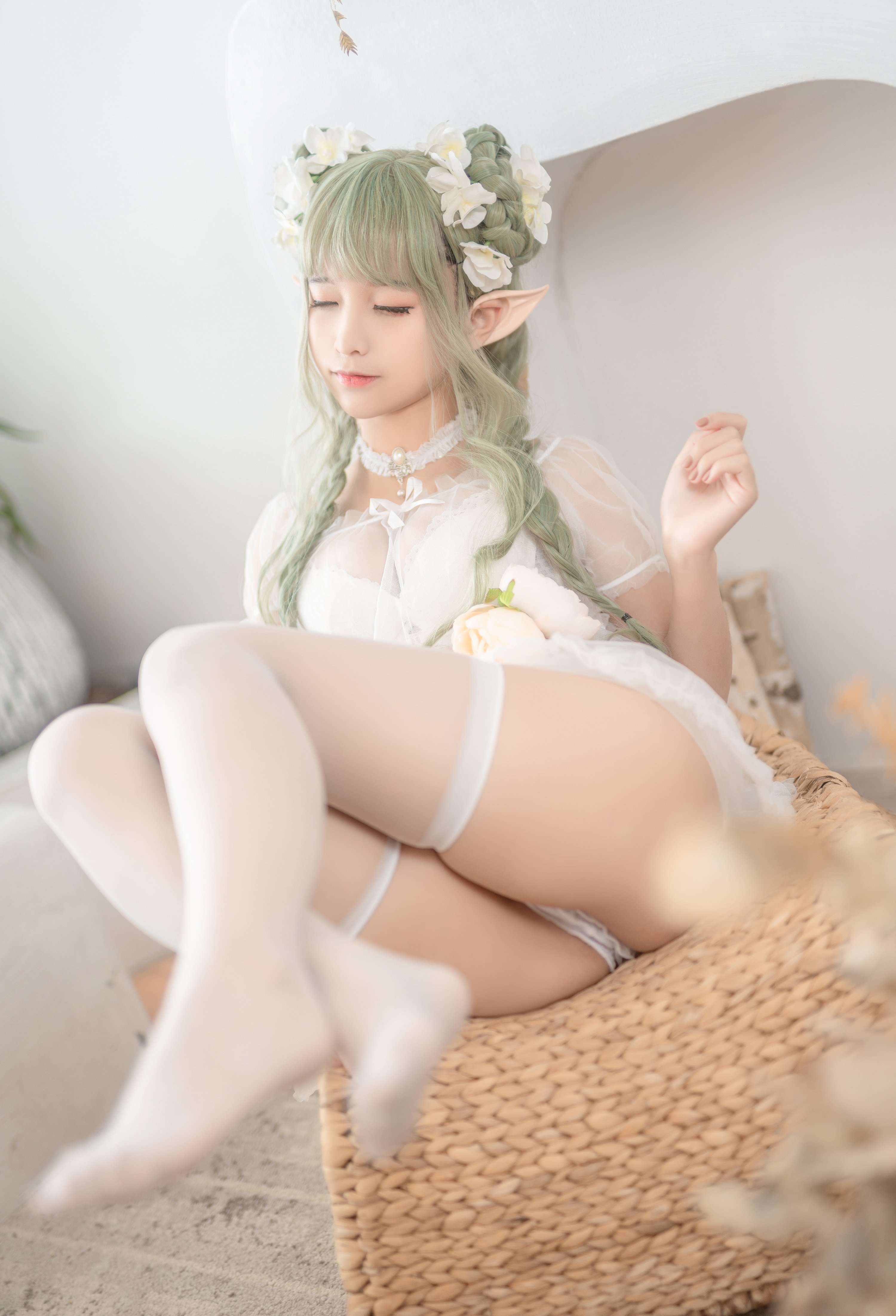 Momo ngu ngốc - "Vương quốc tai sắc nhọn" yêu tinh xanh