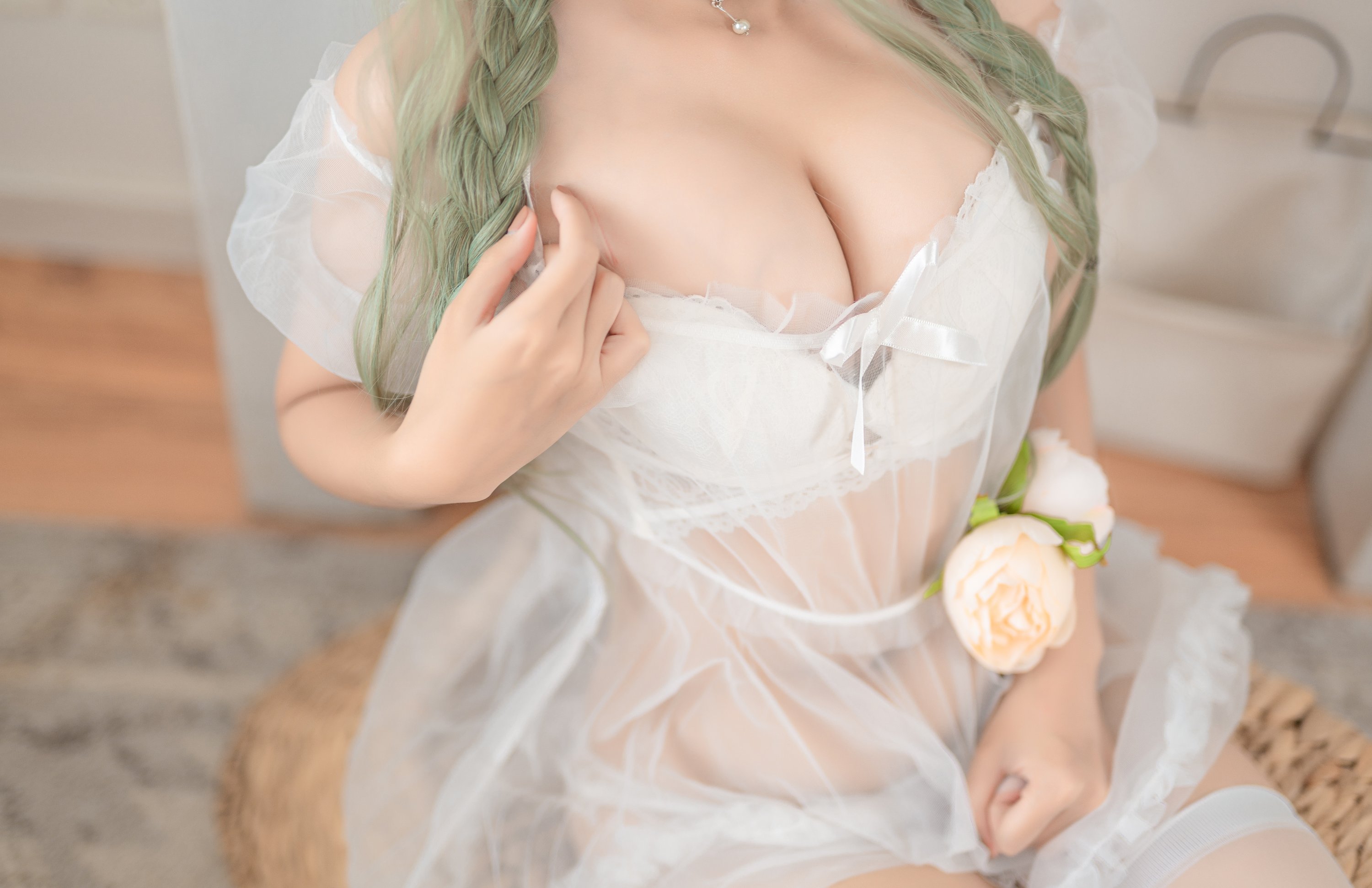 Momo ngu ngốc - "Vương quốc tai sắc nhọn" yêu tinh xanh