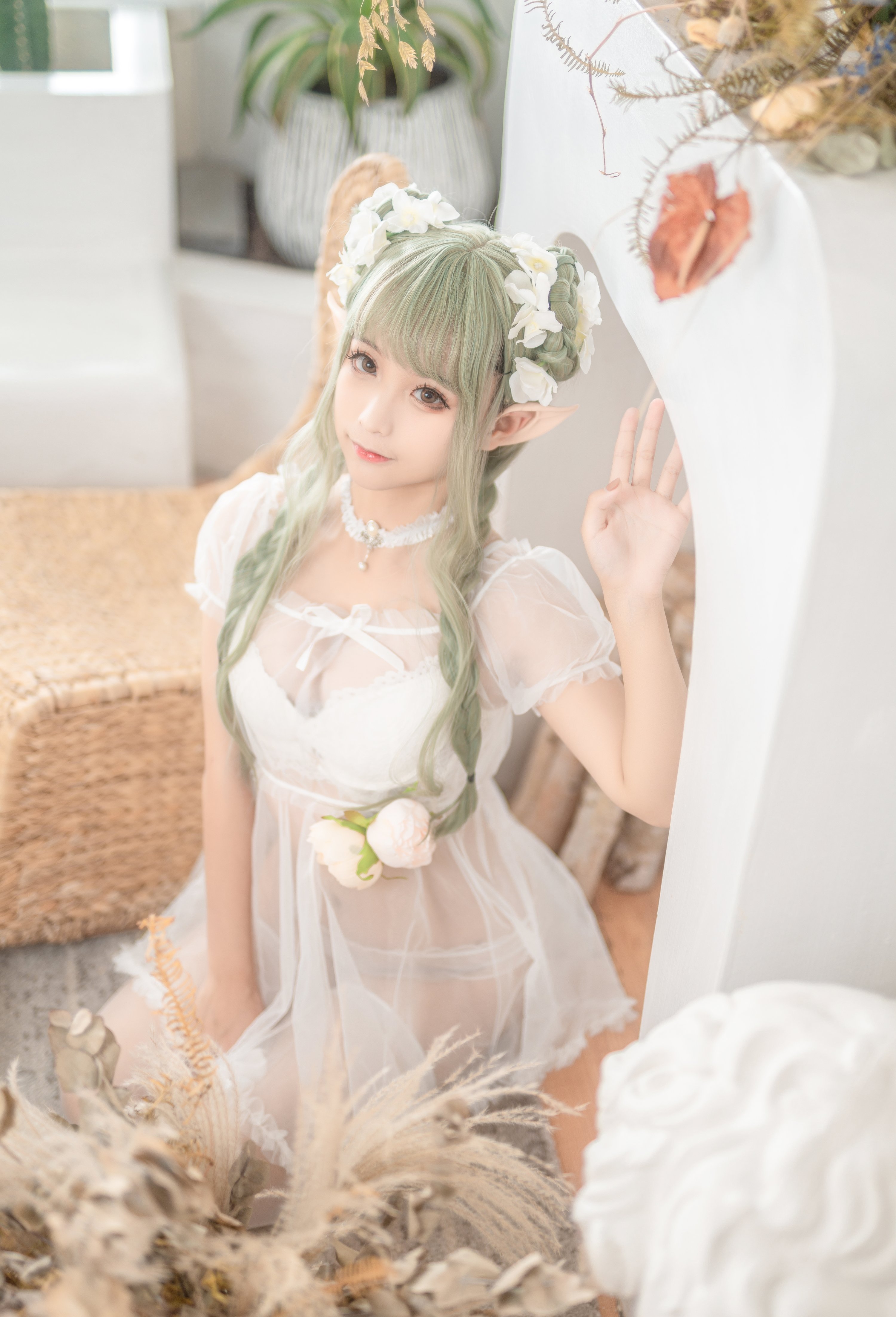 Momo ngu ngốc - "Vương quốc tai sắc nhọn" yêu tinh xanh