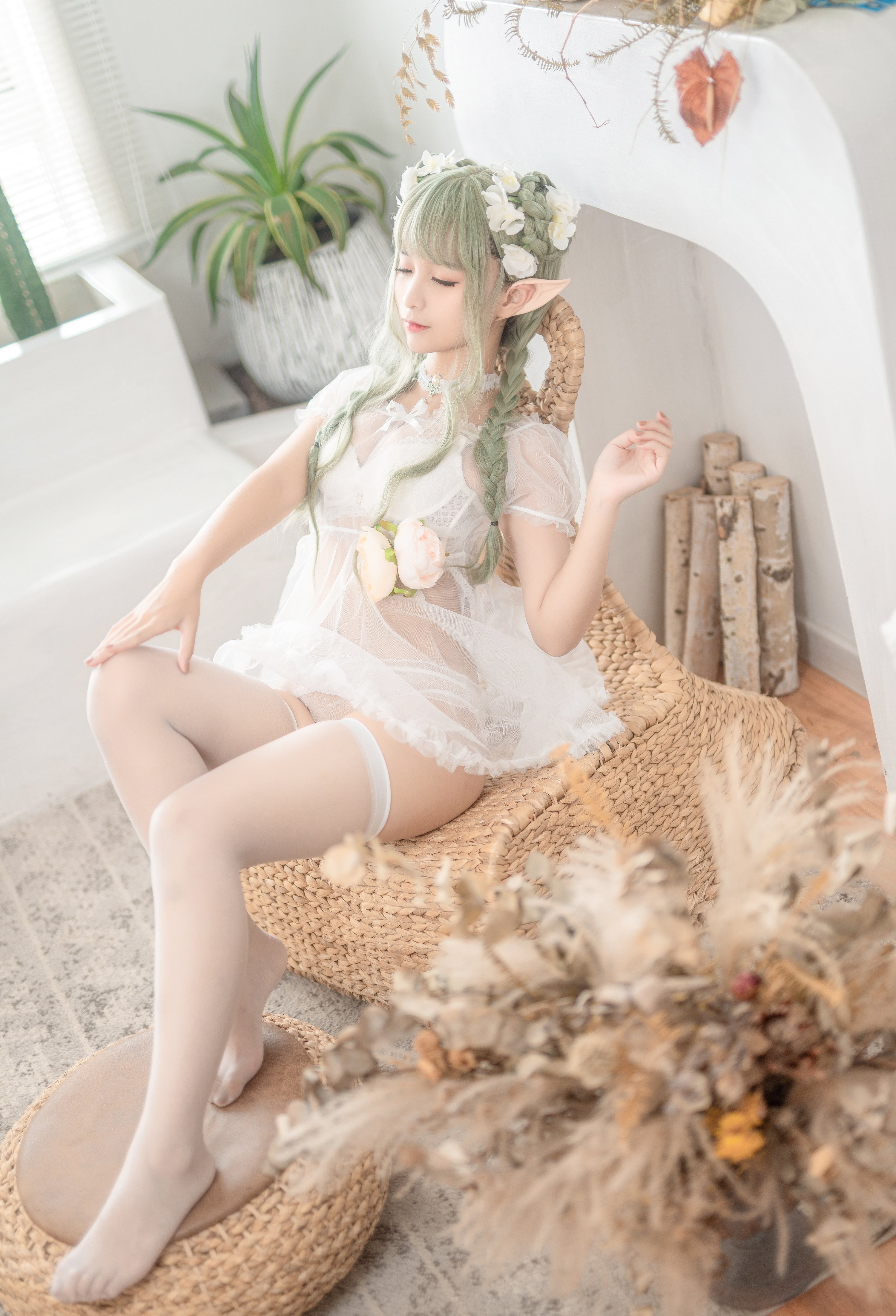 Momo ngu ngốc - "Vương quốc tai sắc nhọn" yêu tinh xanh