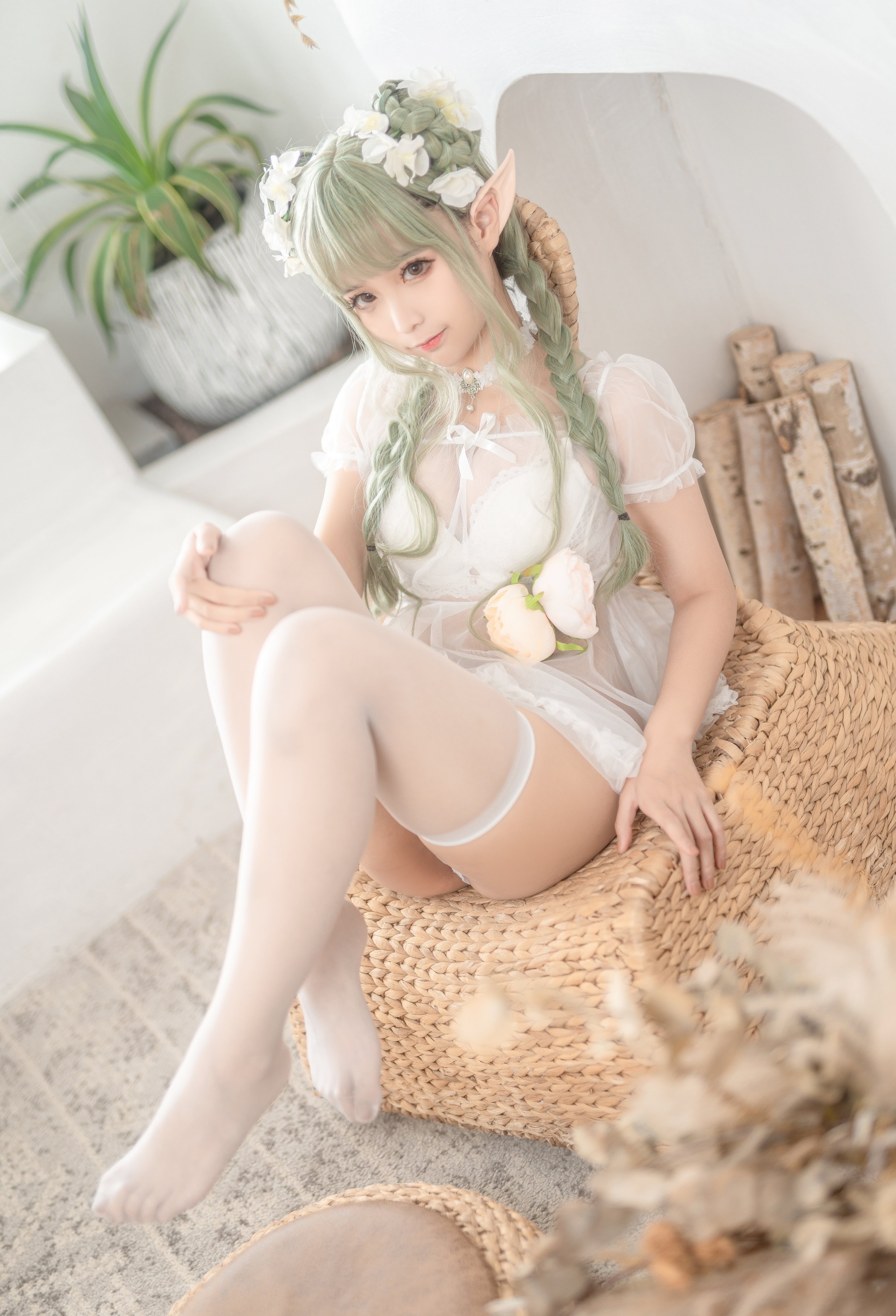 Momo ngu ngốc - "Vương quốc tai sắc nhọn" yêu tinh xanh