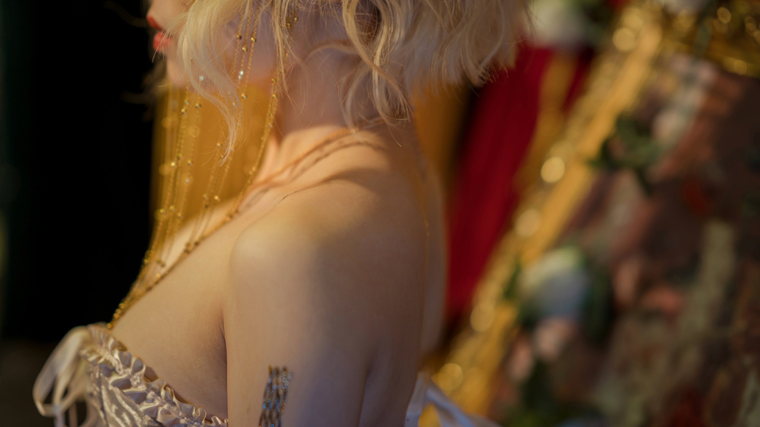 Meow tháng 7 - Cung cấp vương miện của nhà vua