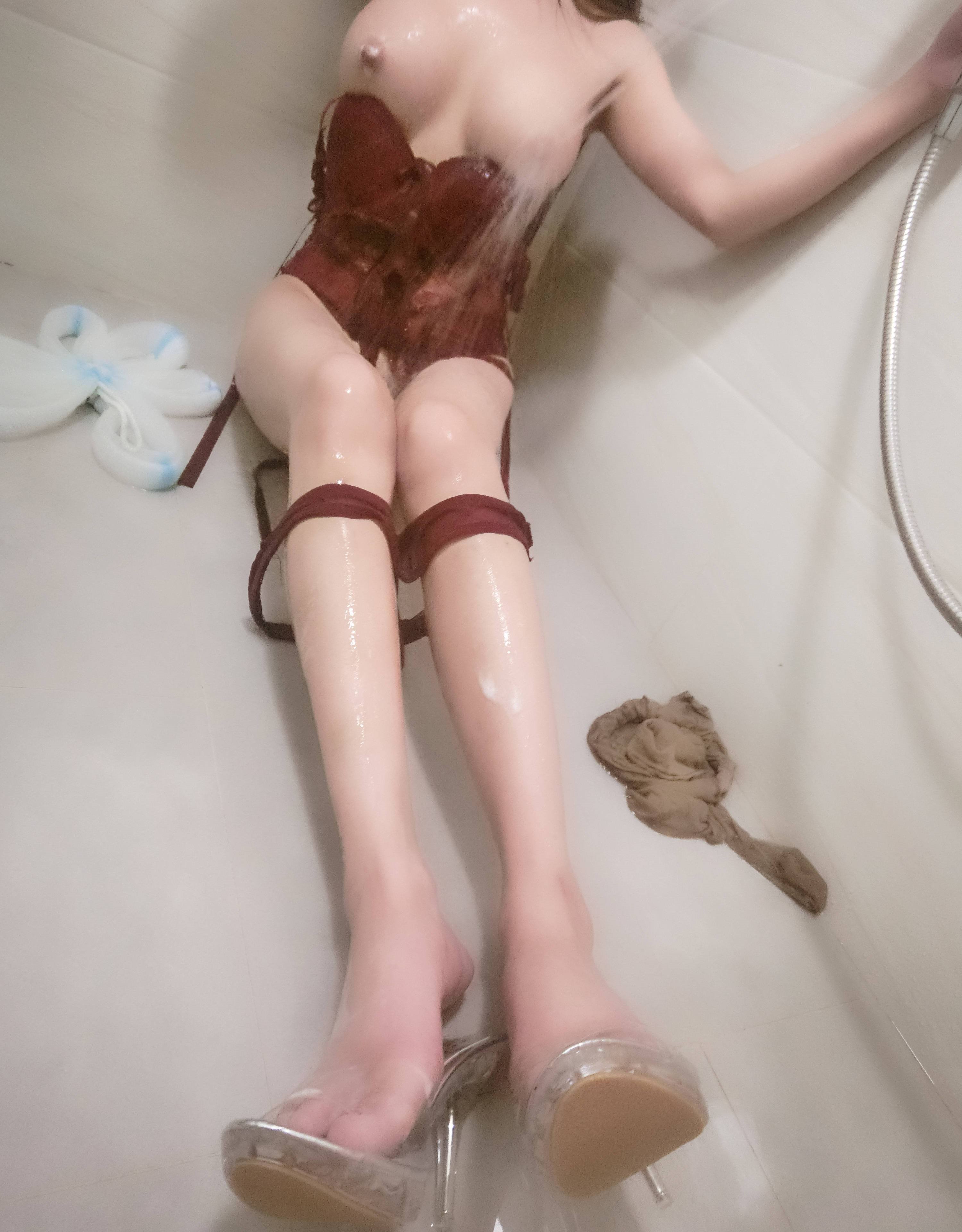 Phòng tắm Mashyo tím + 2V