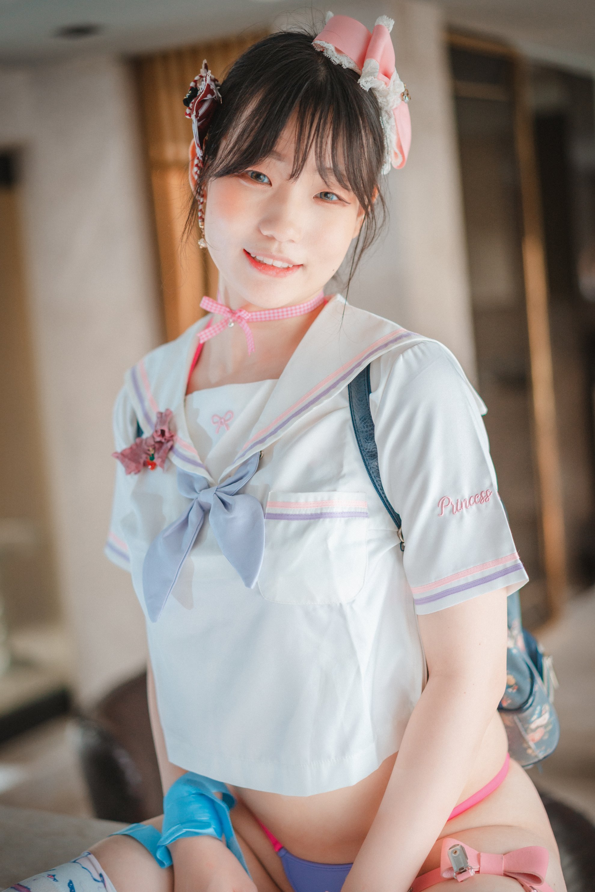 Mimmi - Ba lô ở Violet