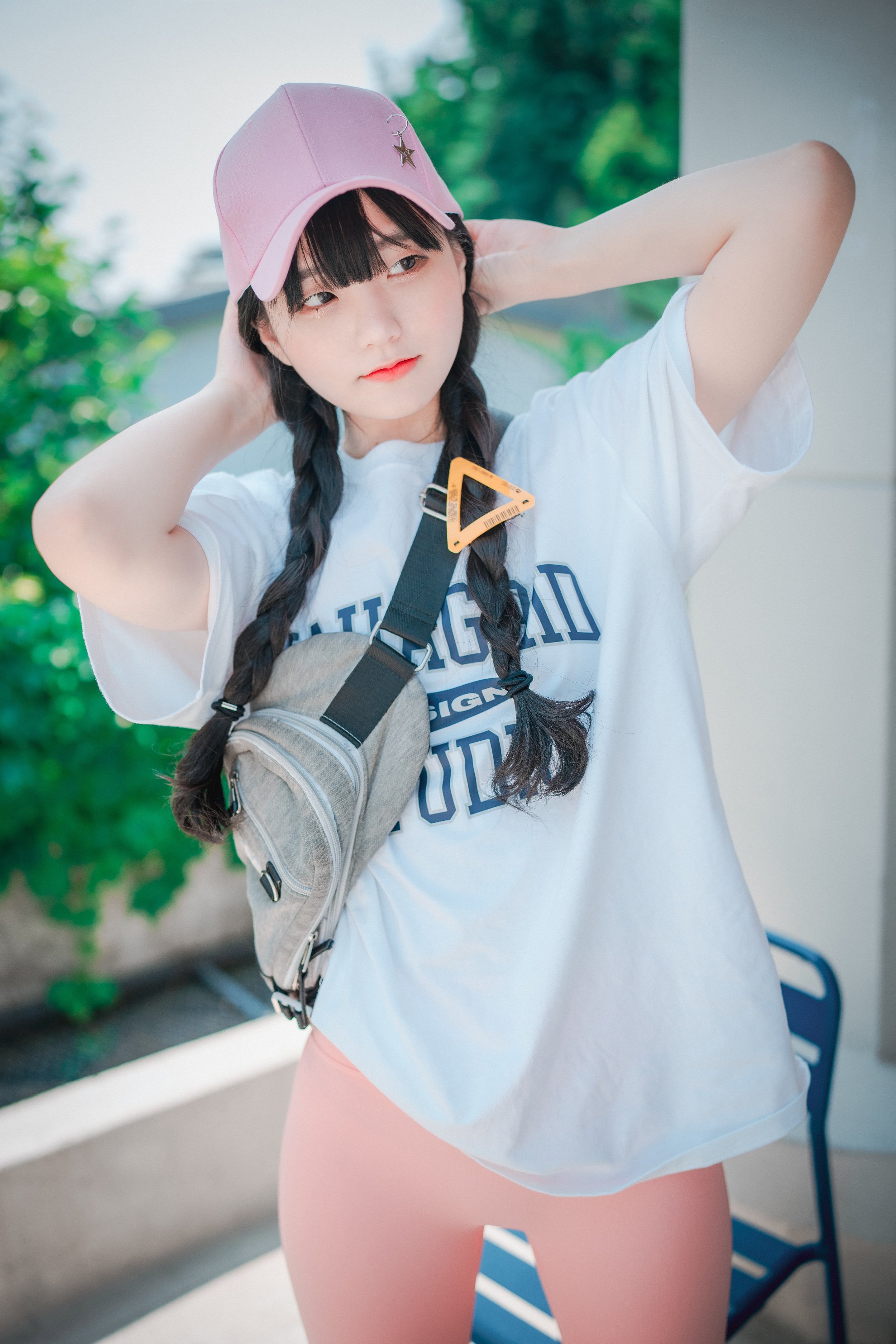 [Djawa] Jenny - Màu hồng lỏng lẻo và chặt chẽ