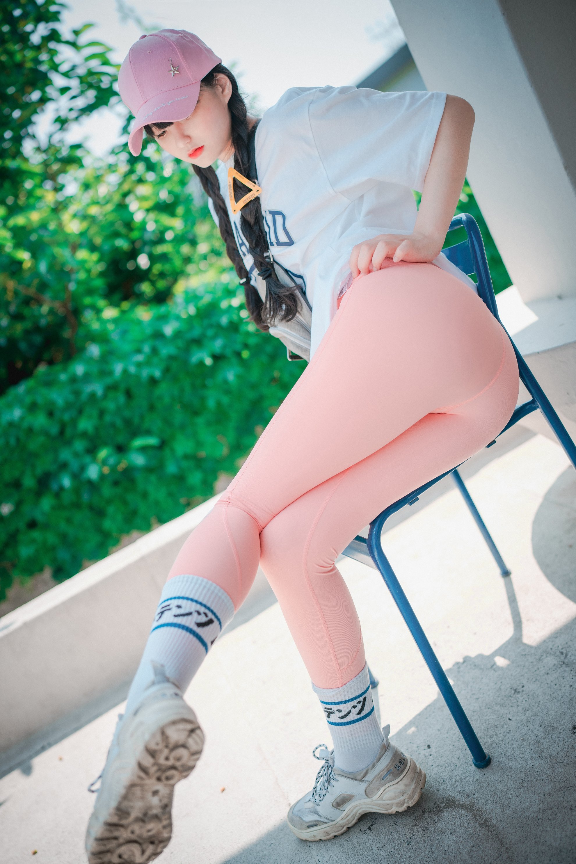 [Djawa] Jenny - Màu hồng lỏng lẻo và chặt chẽ