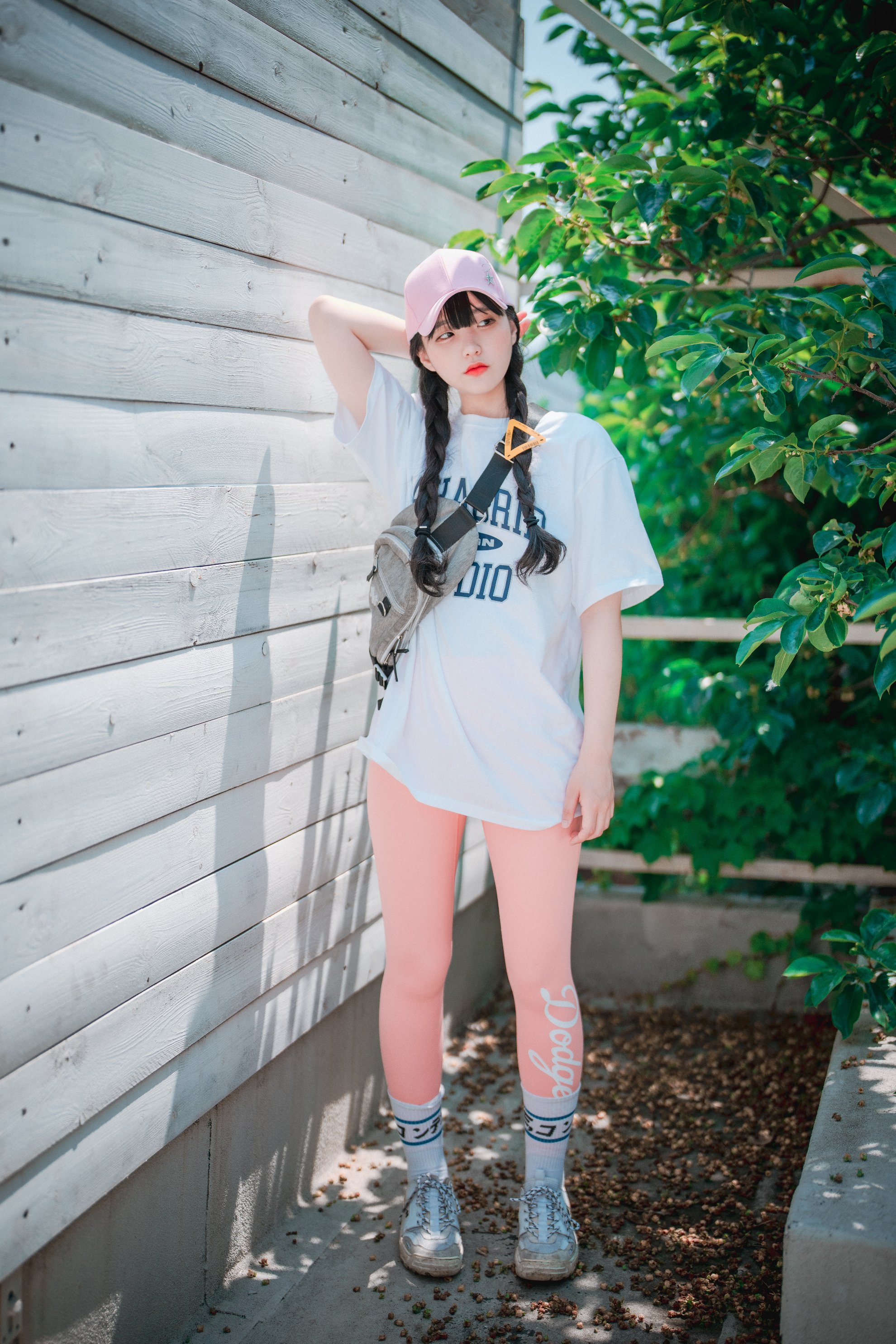 [Djawa] Jenny - Màu hồng lỏng lẻo và chặt chẽ