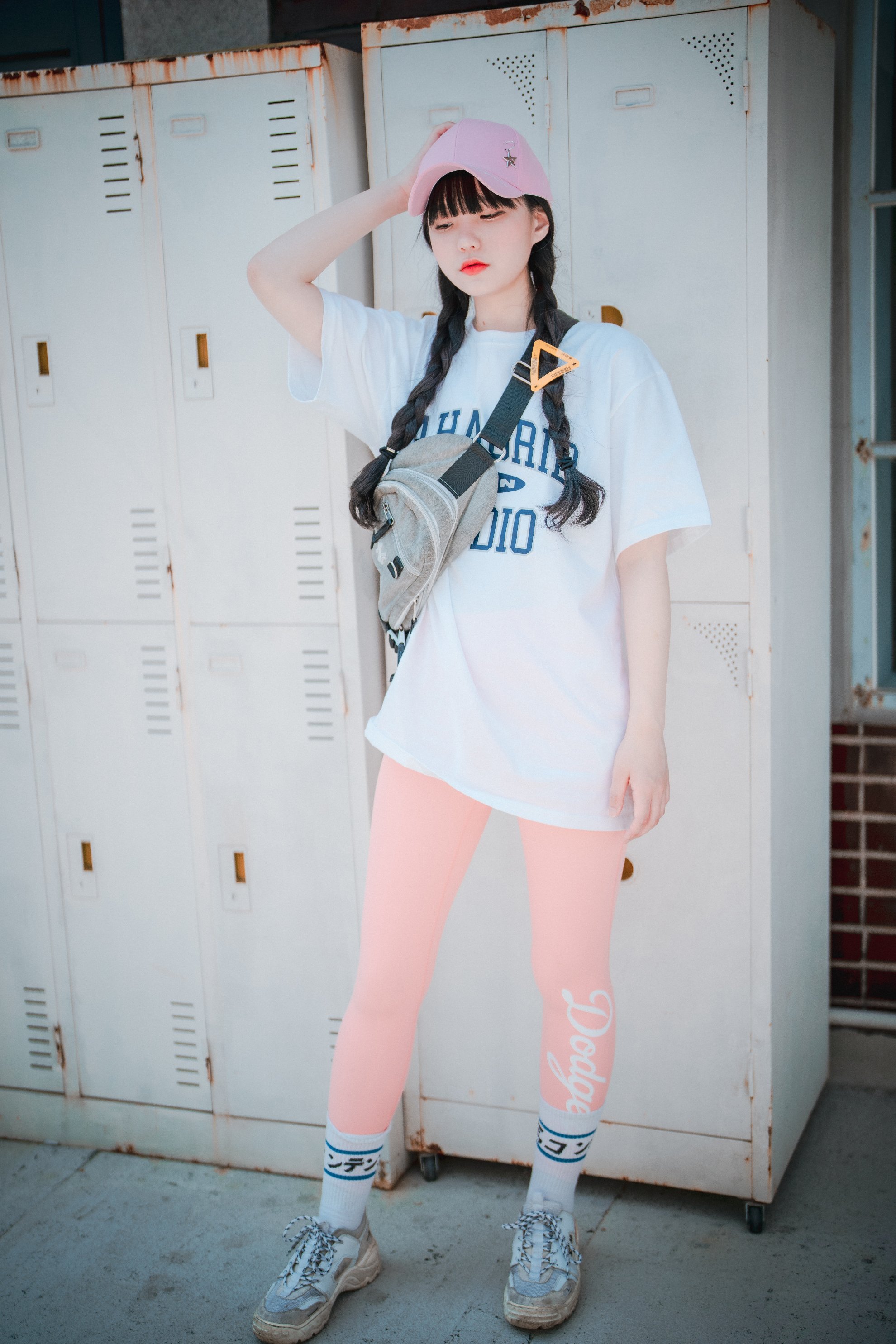 [Djawa] Jenny - Màu hồng lỏng lẻo và chặt chẽ