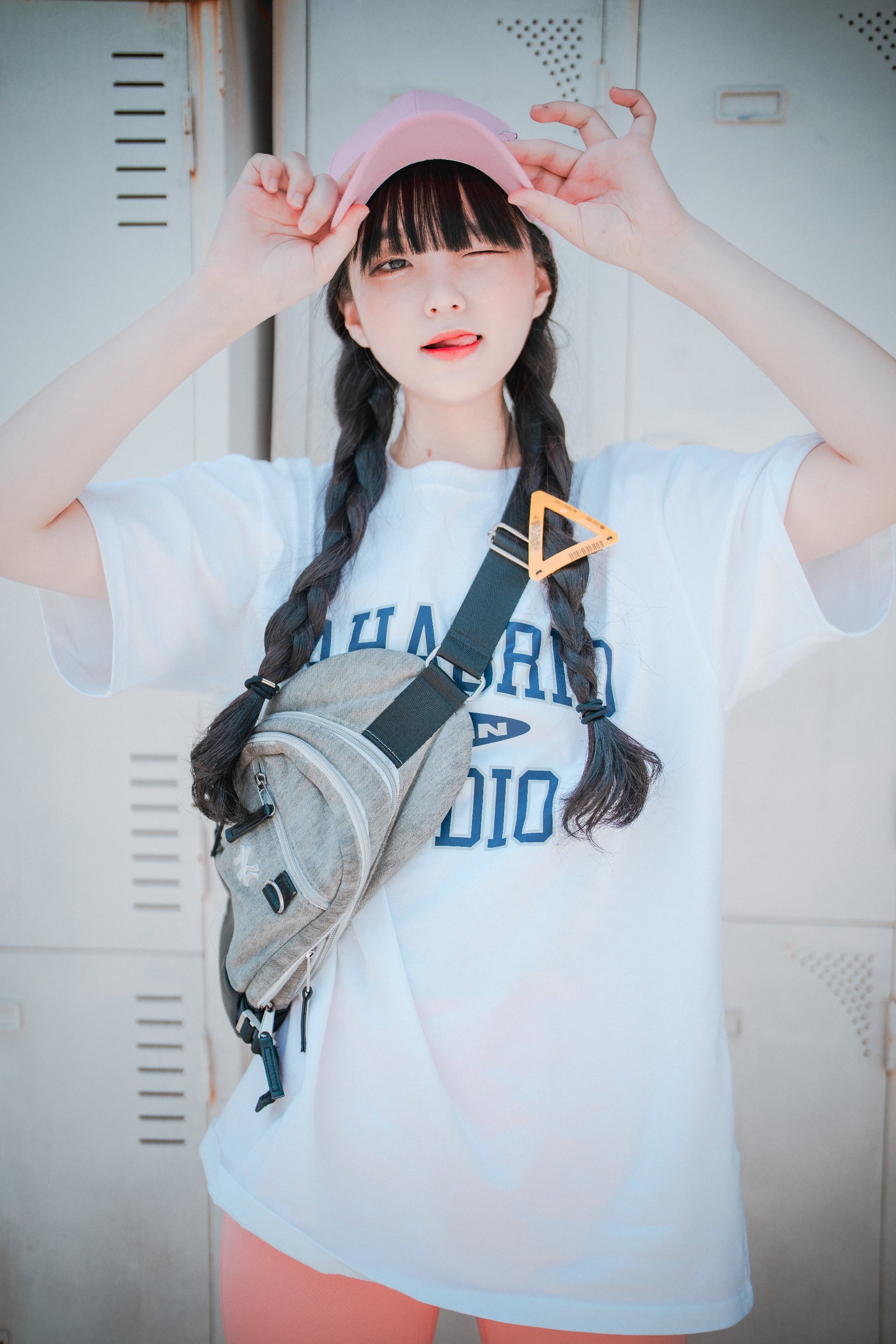 [Djawa] Jenny - Màu hồng lỏng lẻo và chặt chẽ