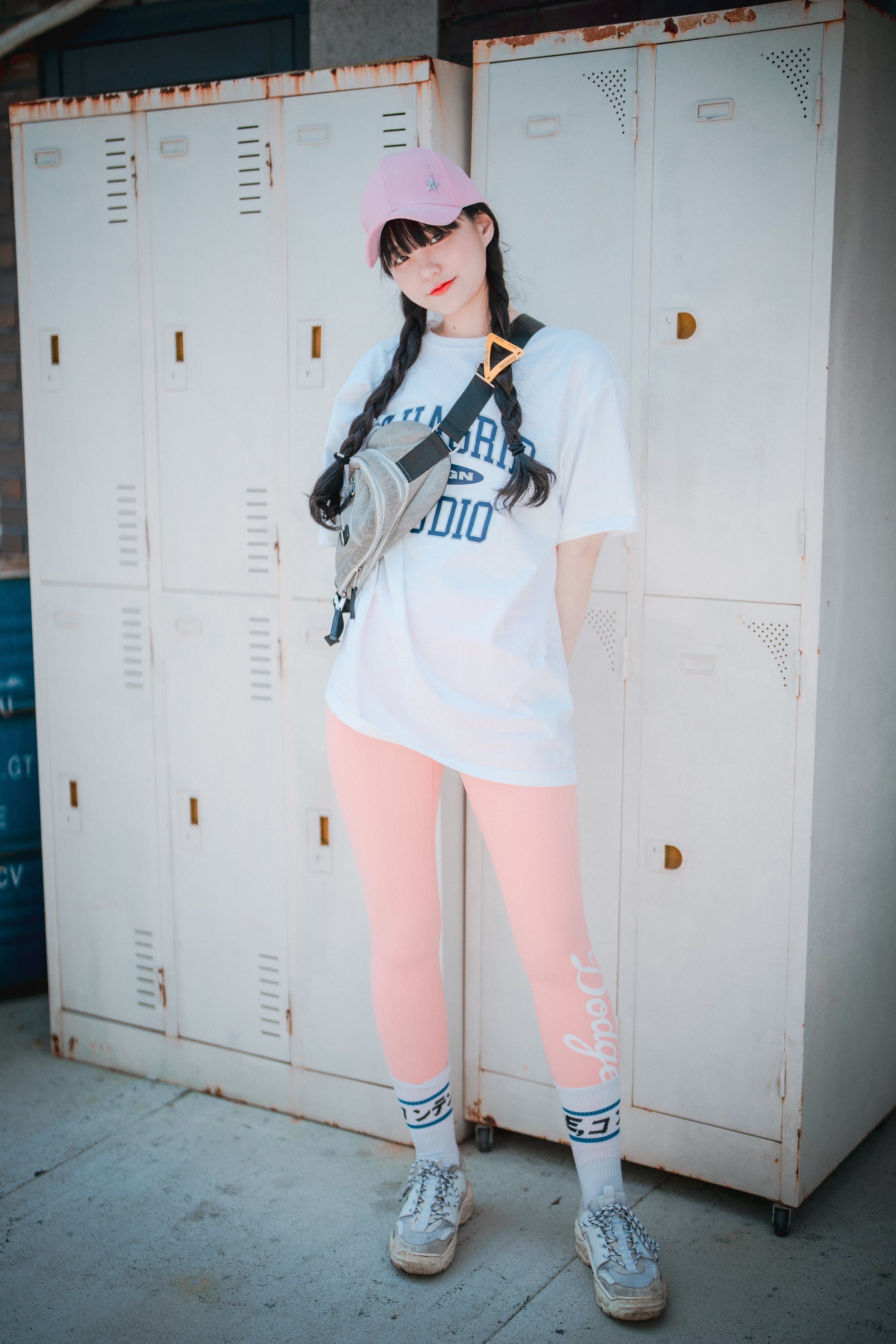 [Djawa] Jenny - Màu hồng lỏng lẻo và chặt chẽ