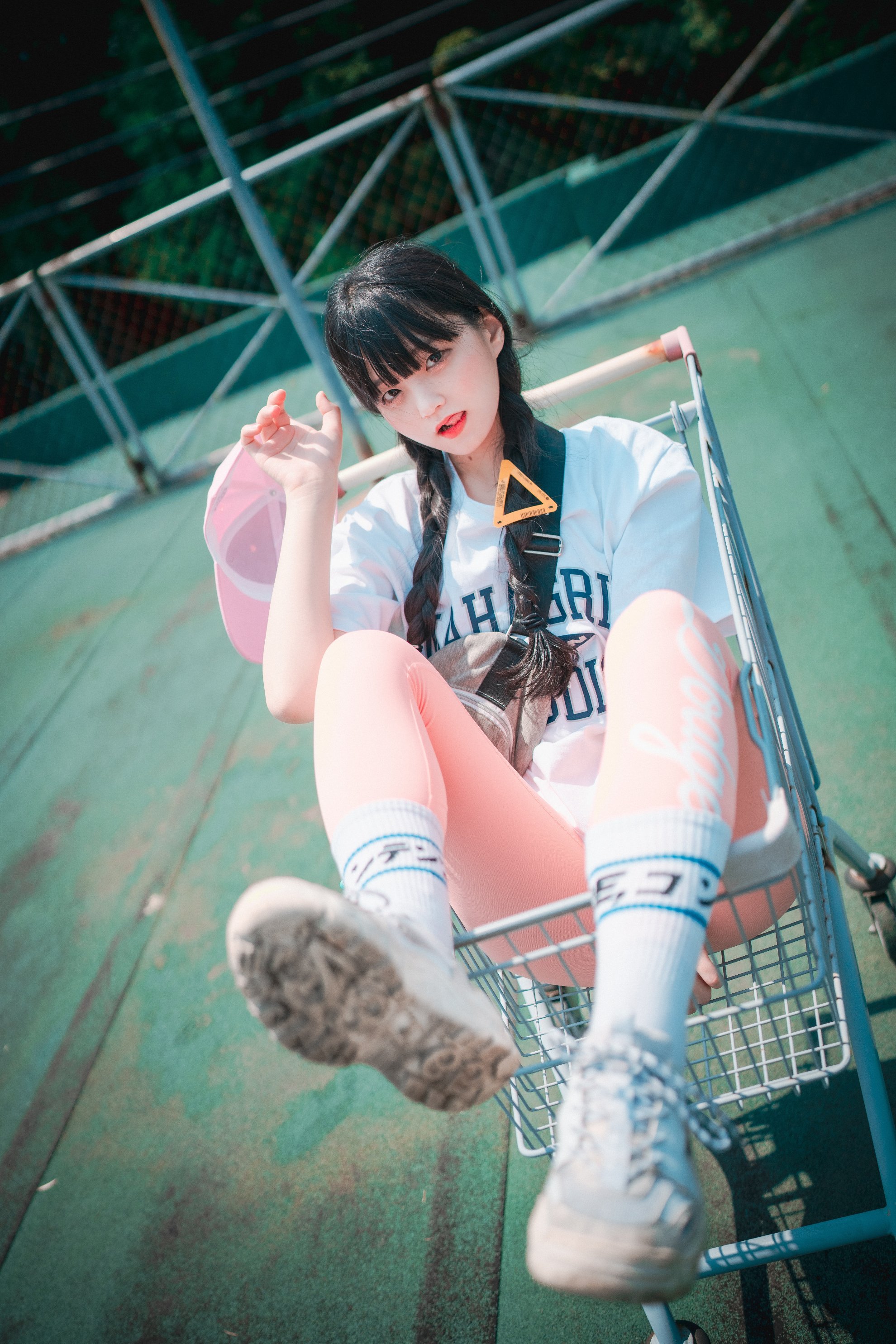 [Djawa] Jenny - Màu hồng lỏng lẻo và chặt chẽ