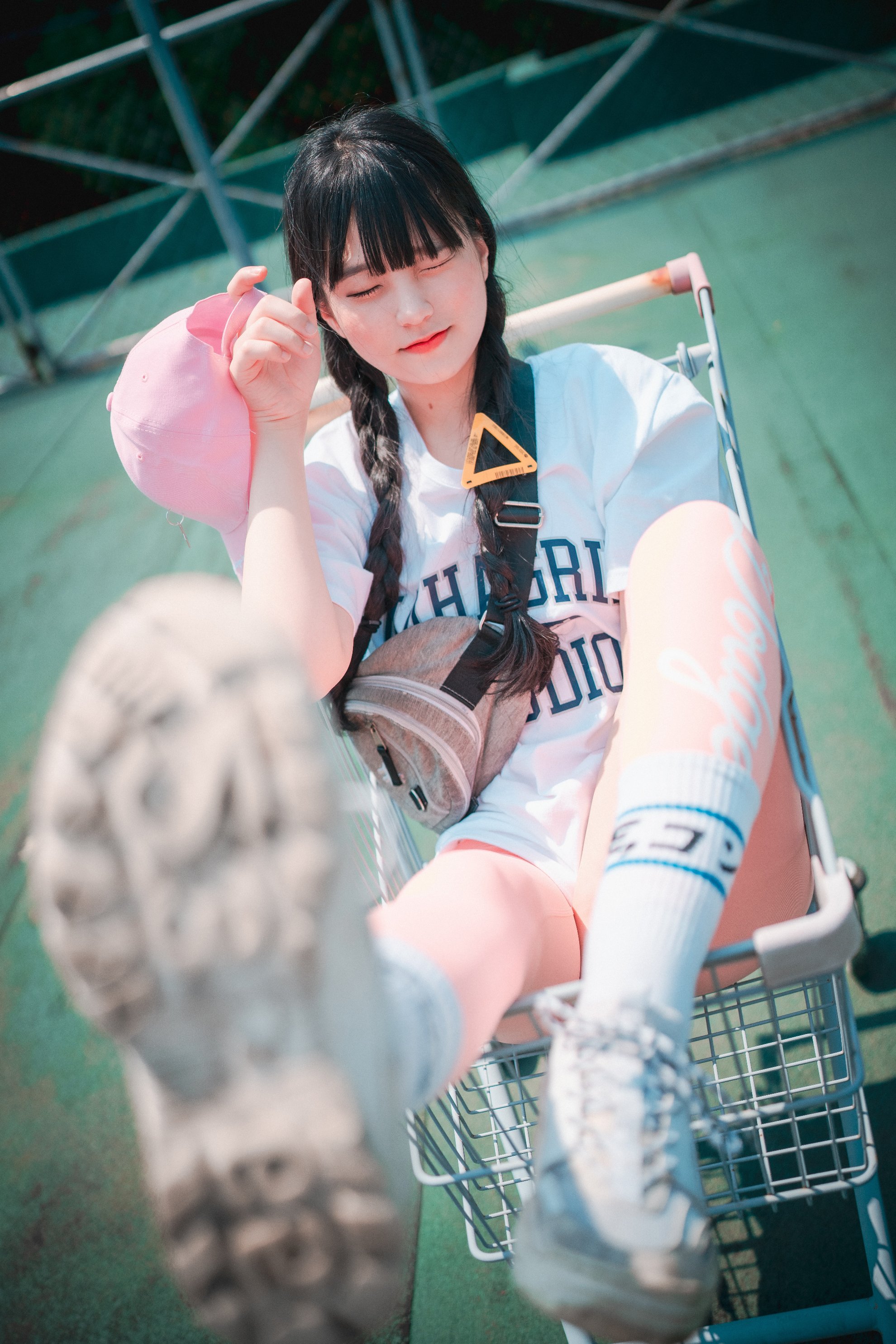 [Djawa] Jenny - Màu hồng lỏng lẻo và chặt chẽ