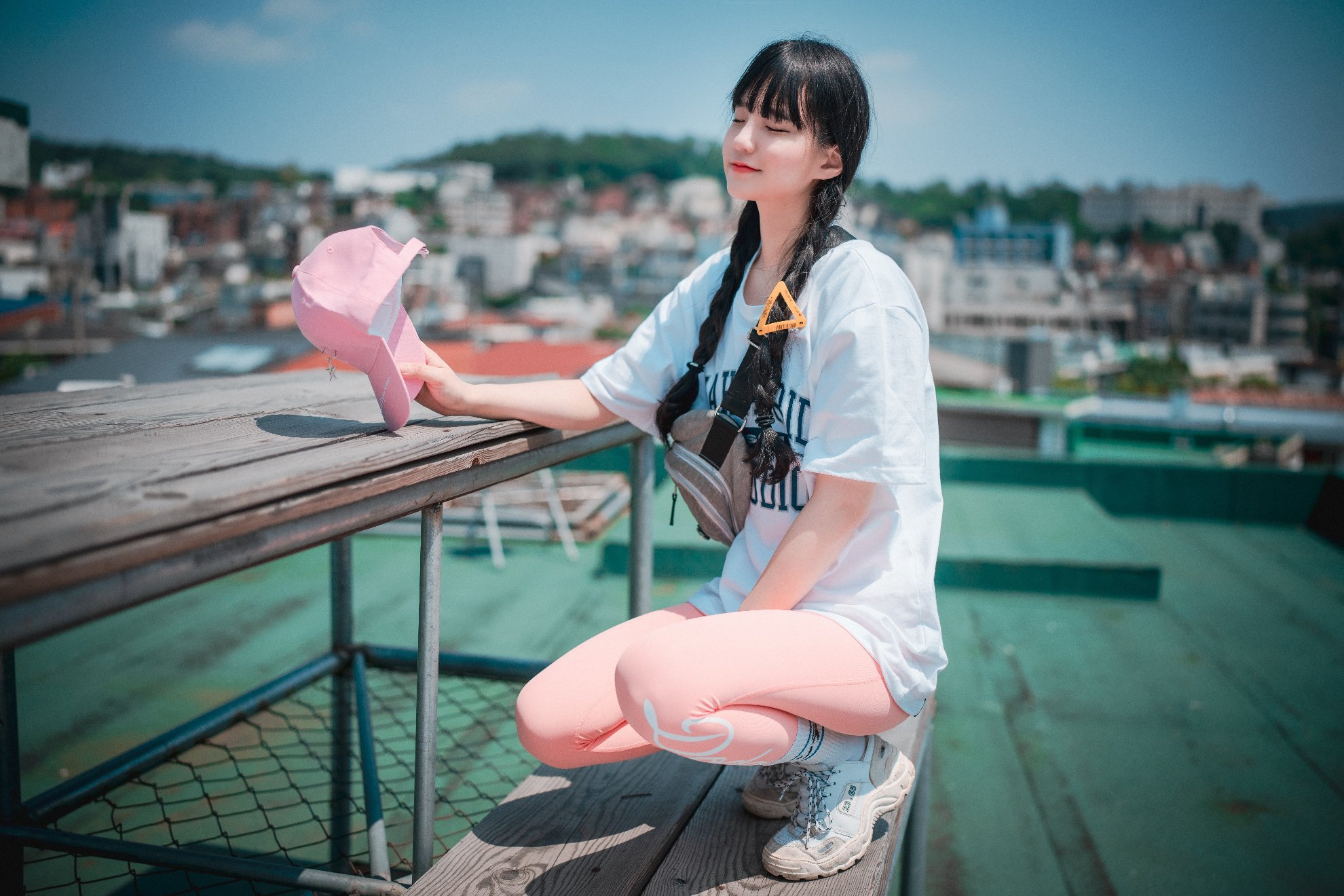 [Djawa] Jenny - Màu hồng lỏng lẻo và chặt chẽ