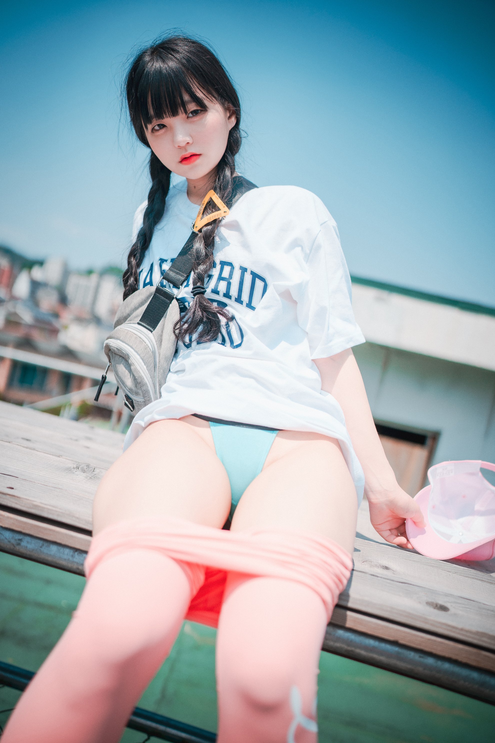 [Djawa] Jenny - Màu hồng lỏng lẻo và chặt chẽ