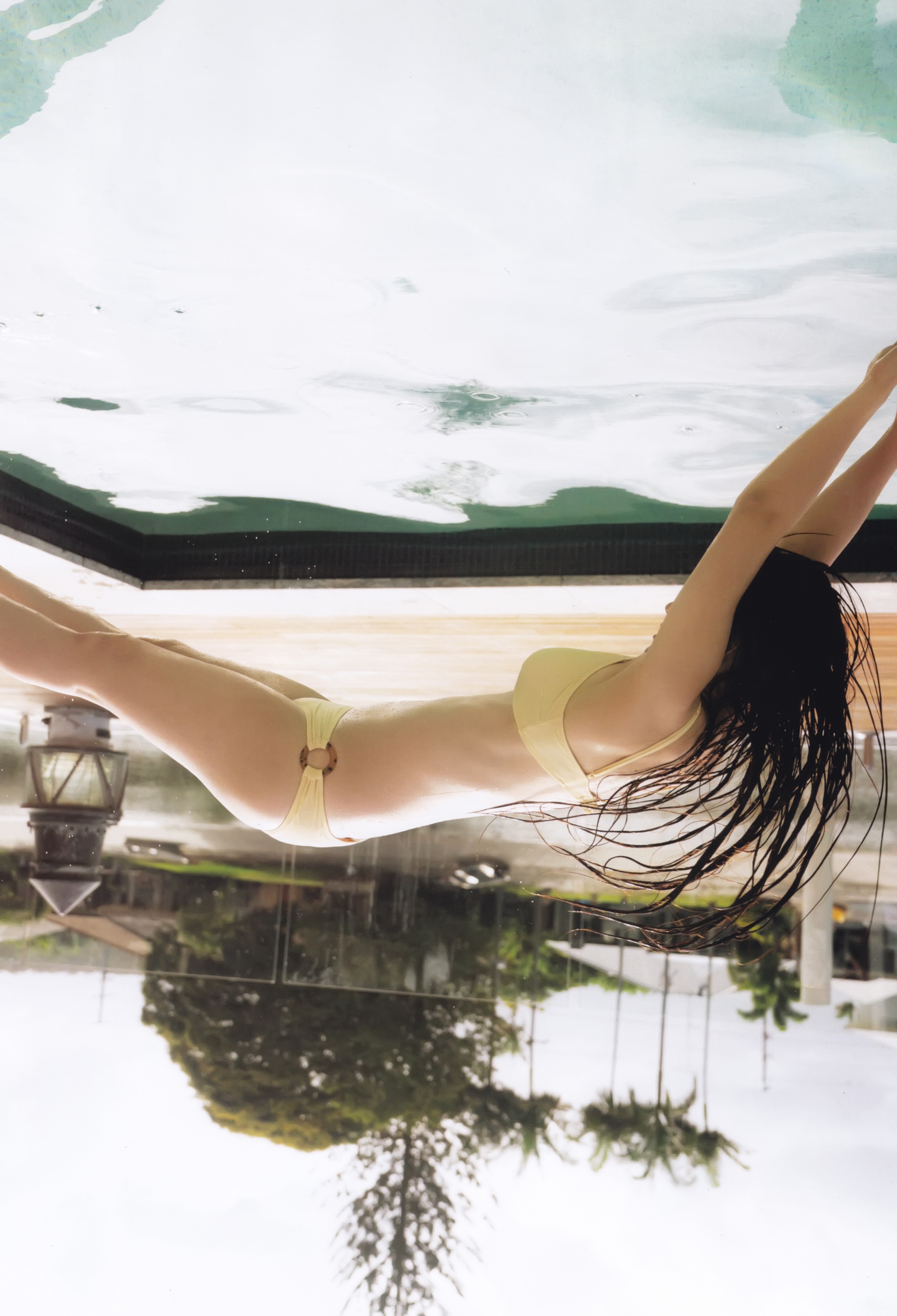 2019.06.19 Sách ảnh đầu tiên của Shirama Miru Love Rush