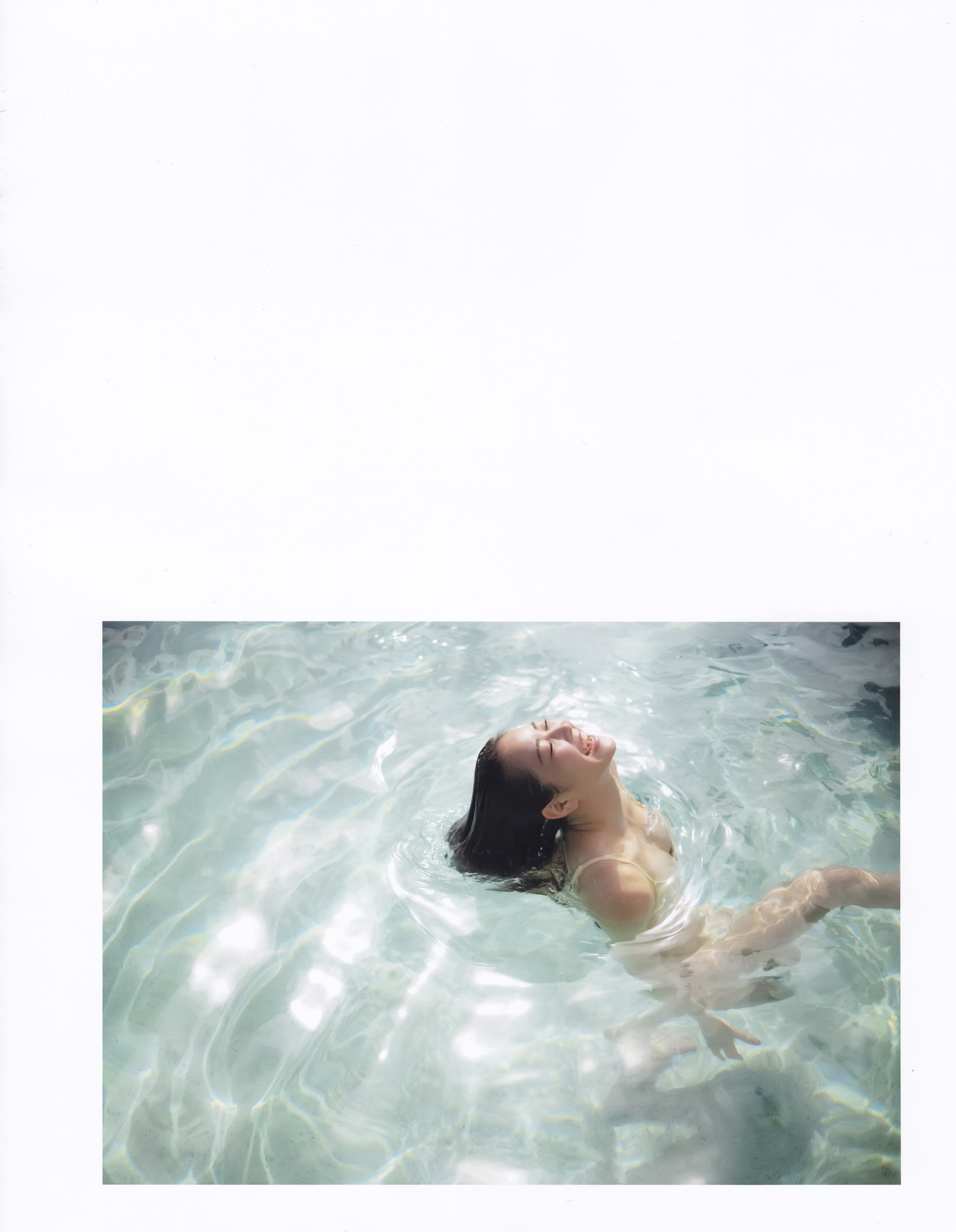 2019.06.19 Sách ảnh đầu tiên của Shirama Miru Love Rush