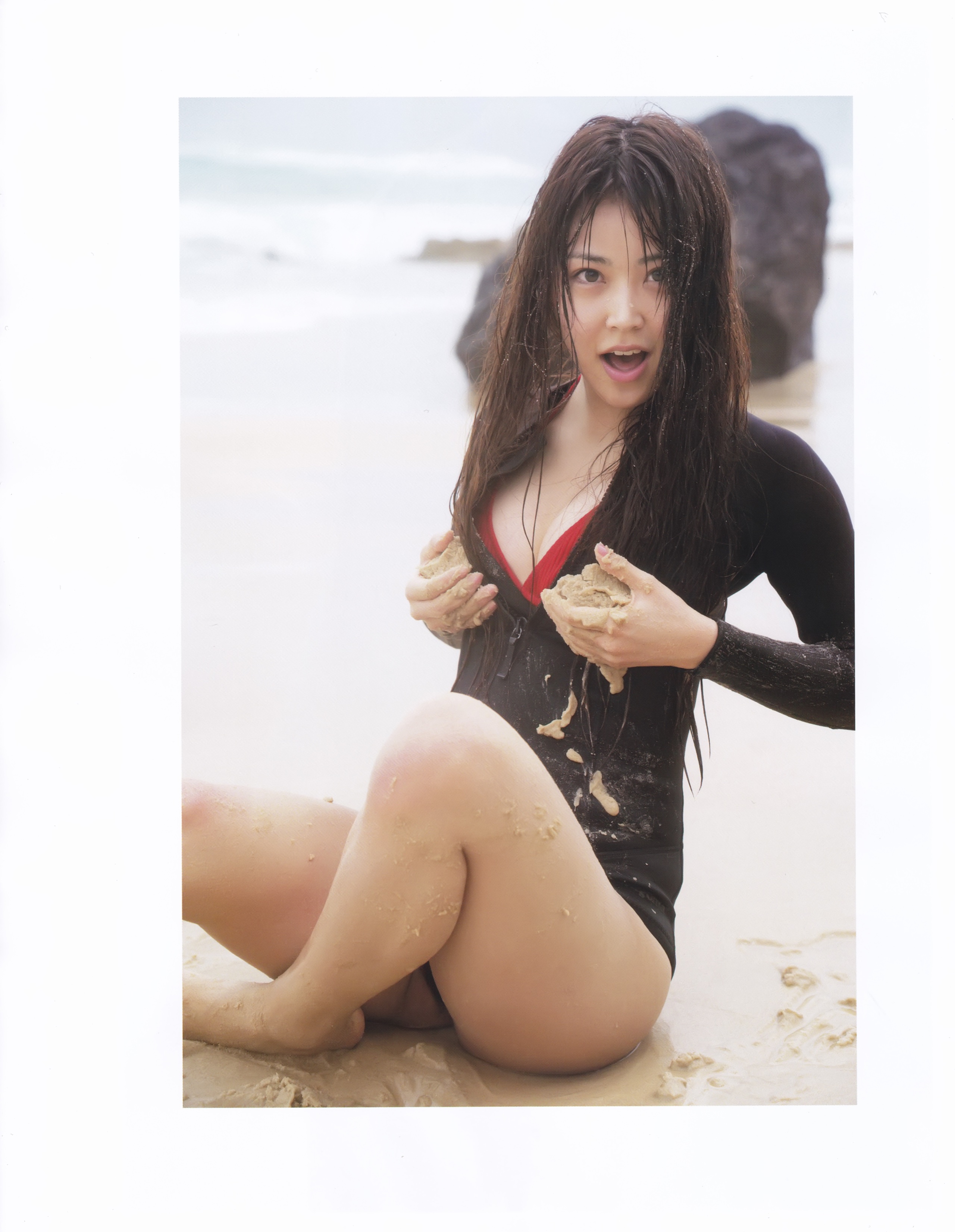 2019.06.19 Sách ảnh đầu tiên của Shirama Miru Love Rush