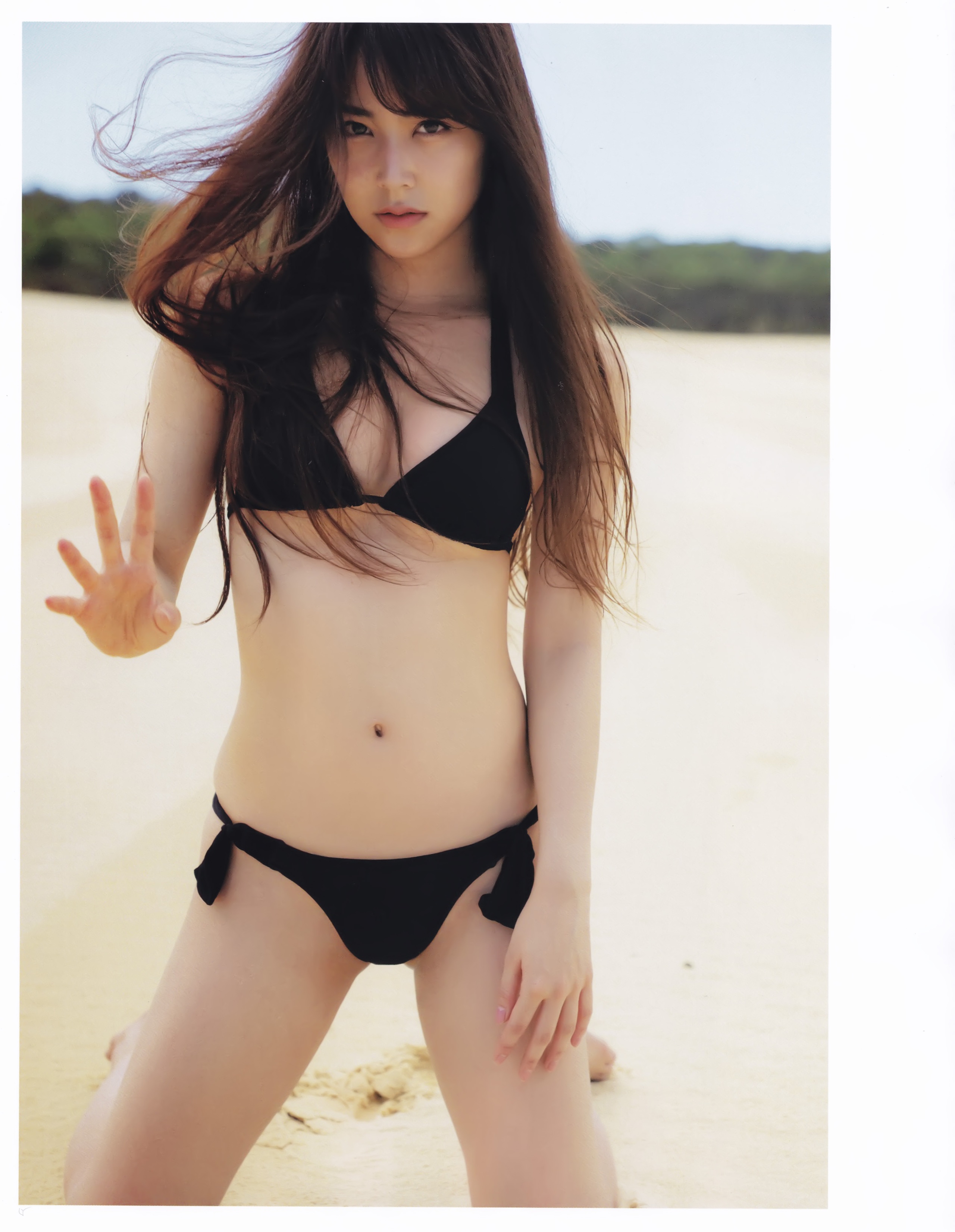 2019.06.19 Sách ảnh đầu tiên của Shirama Miru Love Rush