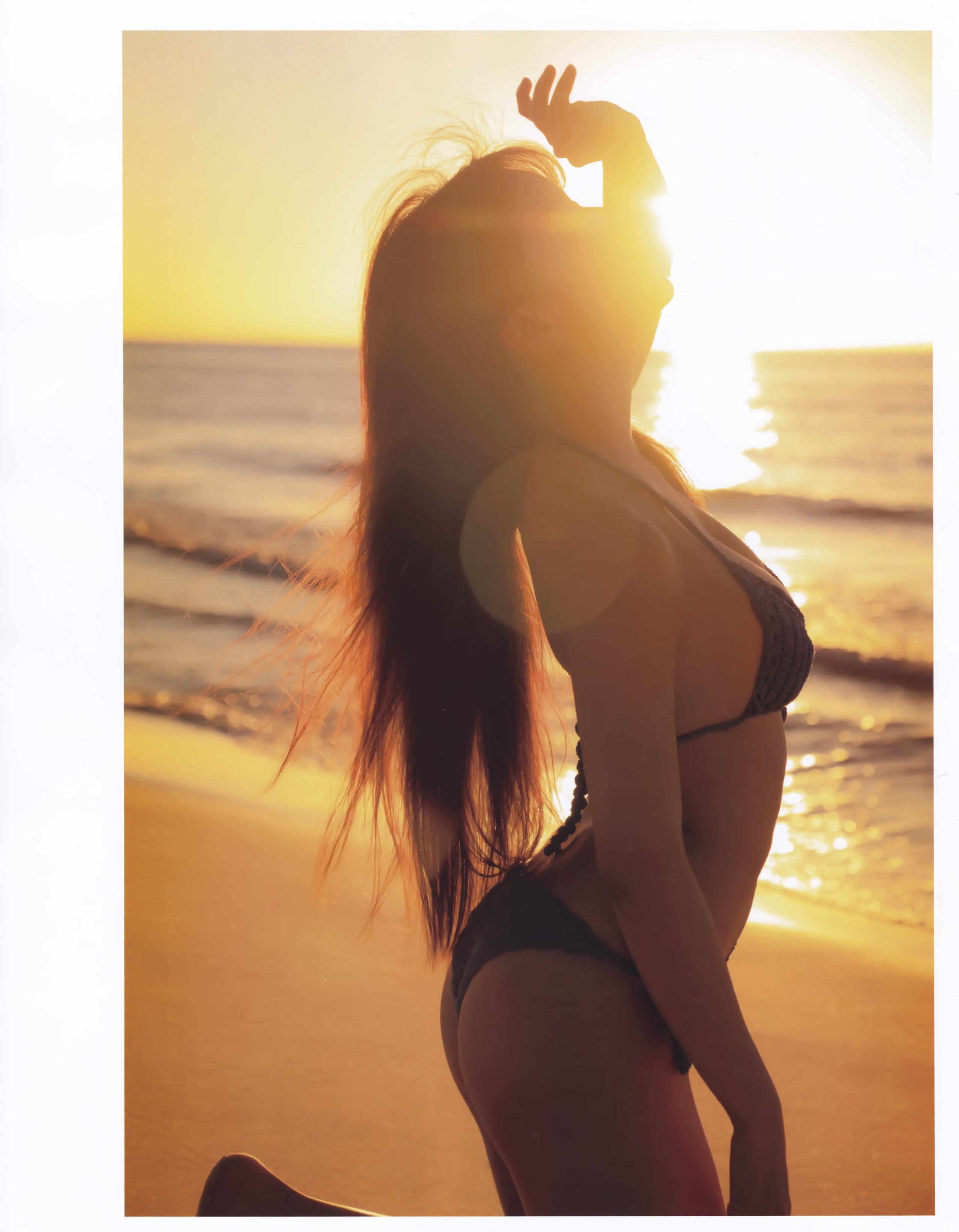 2019.06.19 Sách ảnh đầu tiên của Shirama Miru Love Rush