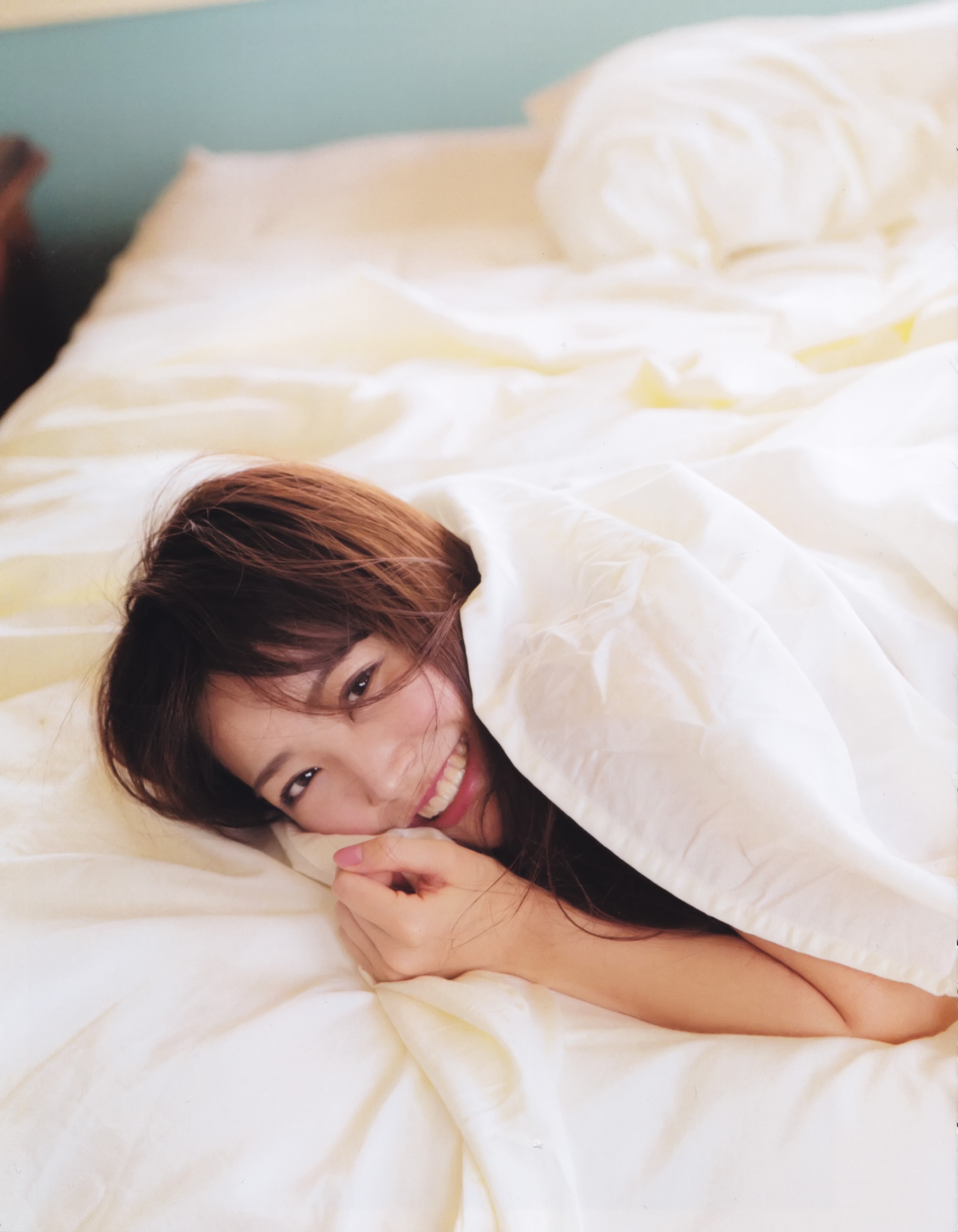 2019.06.19 Sách ảnh đầu tiên của Shirama Miru Love Rush