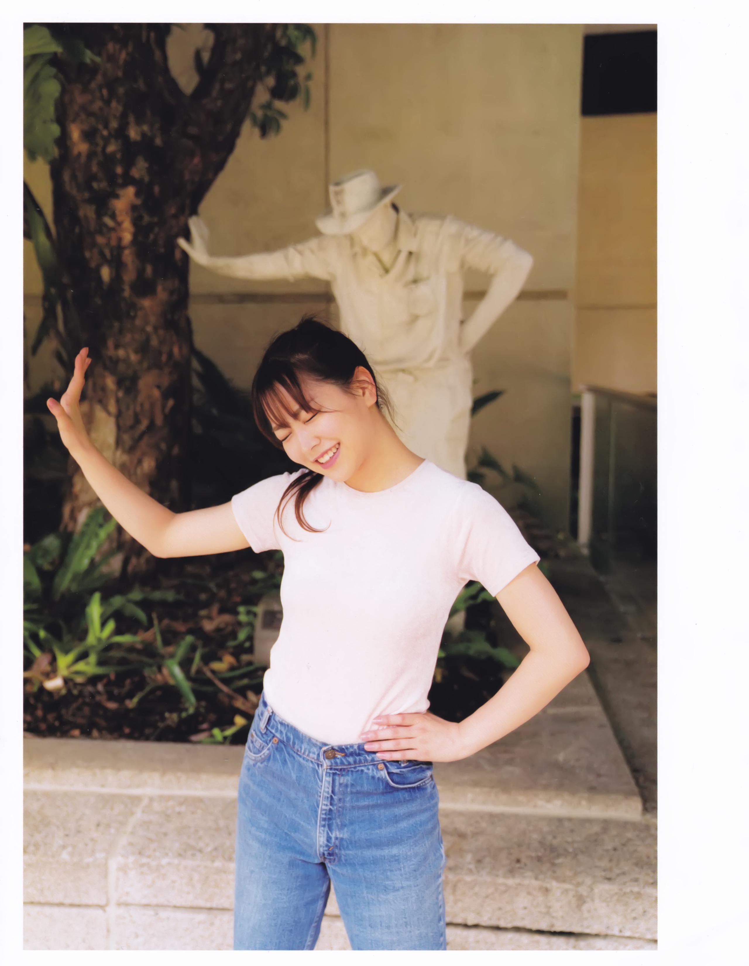 2019.06.19 Sách ảnh đầu tiên của Shirama Miru Love Rush