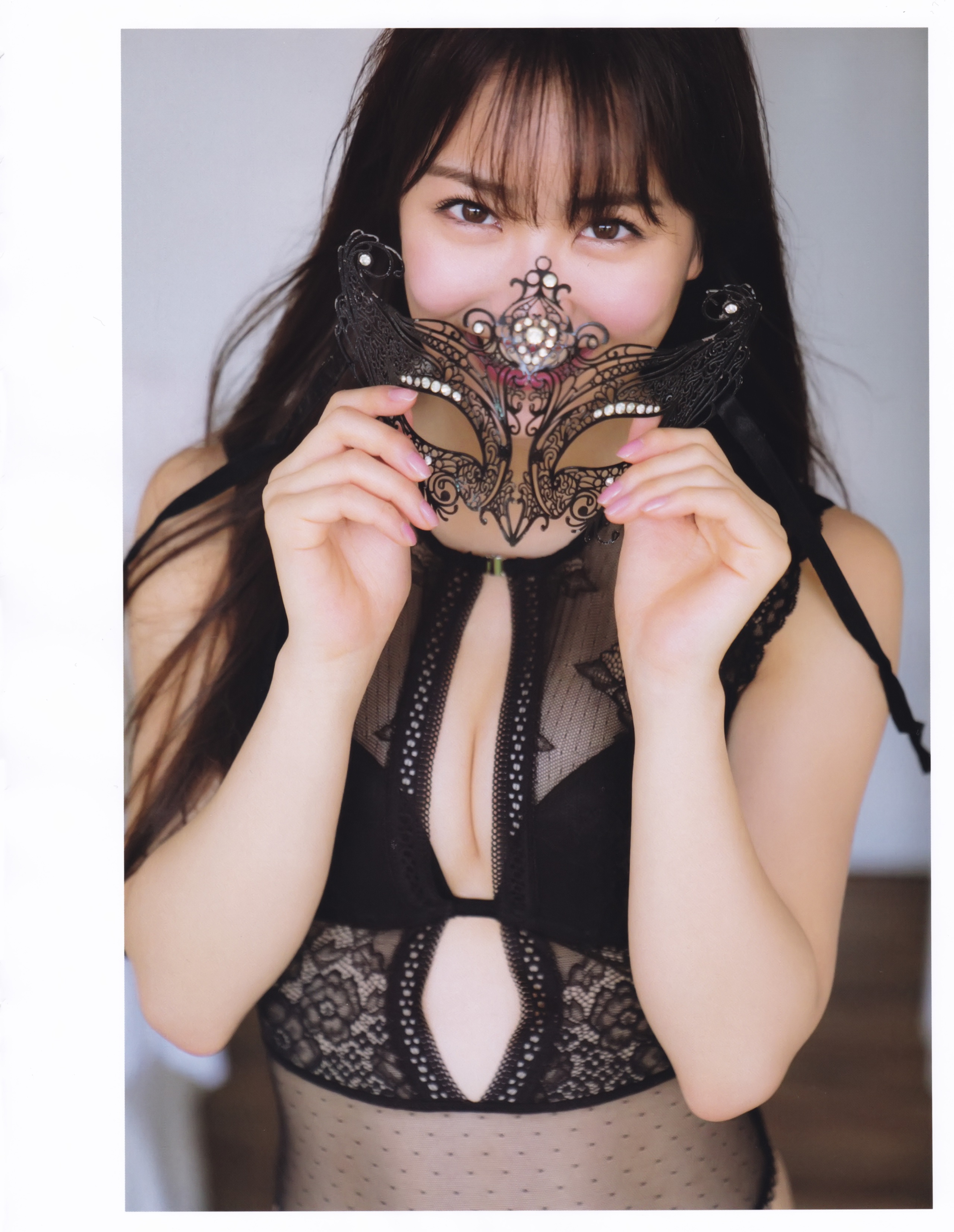 2019.06.19 Sách ảnh đầu tiên của Shirama Miru Love Rush