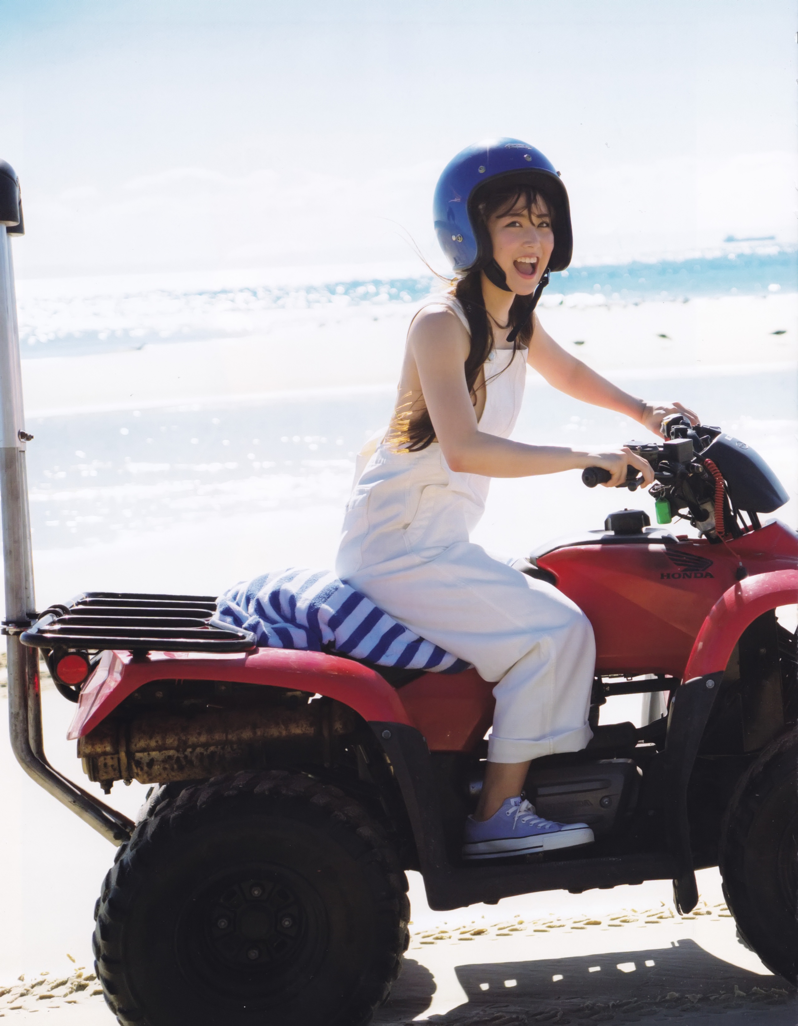 2019.06.19 Sách ảnh đầu tiên của Shirama Miru Love Rush