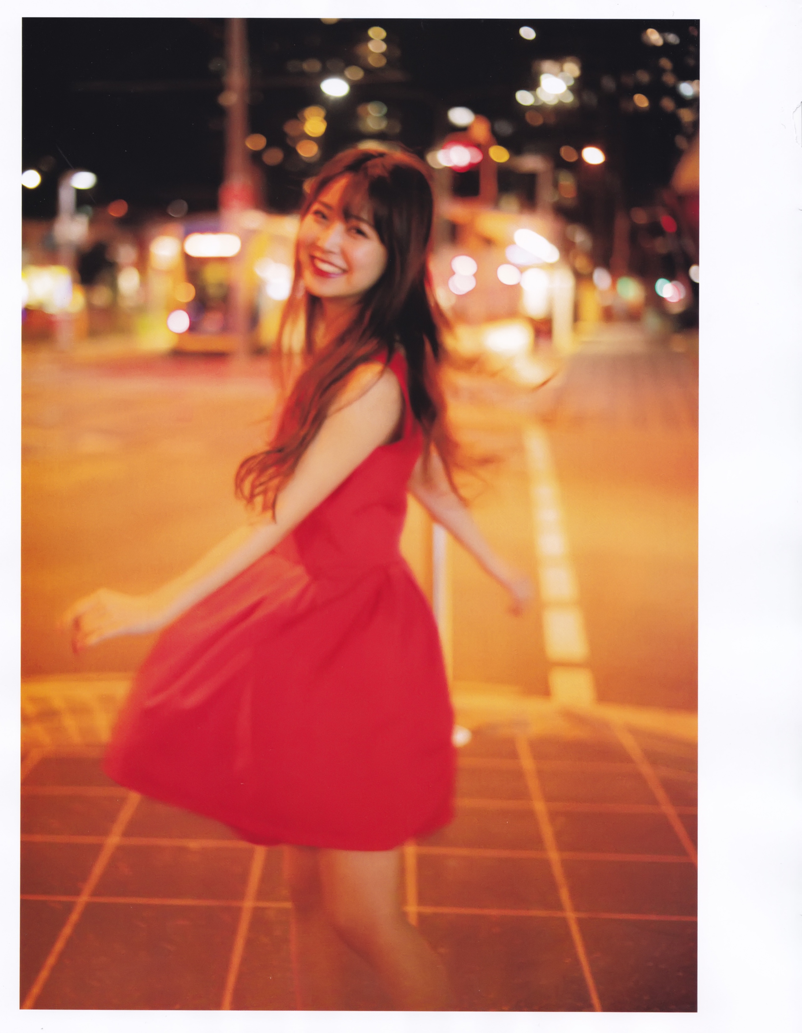 2019.06.19 Sách ảnh đầu tiên của Shirama Miru Love Rush