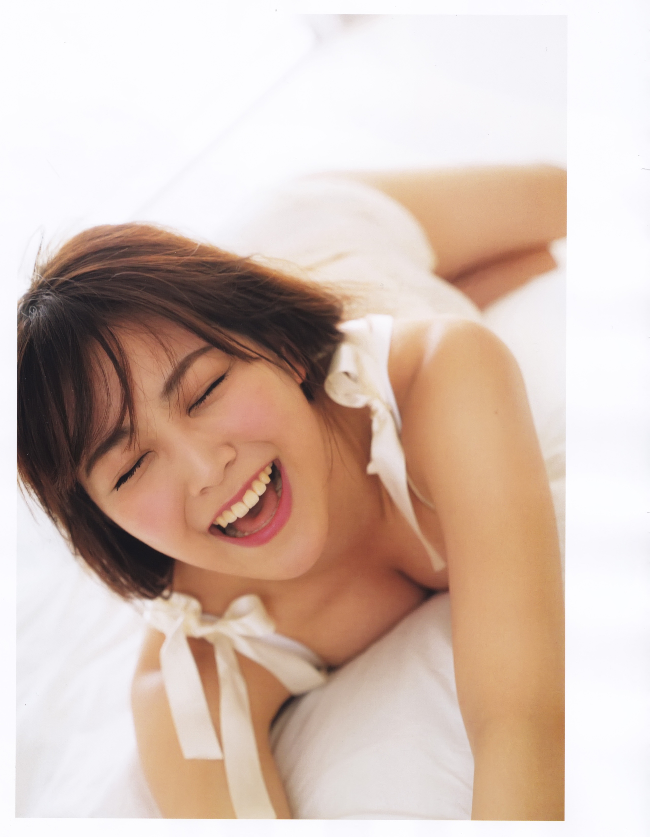 2019.06.19 Sách ảnh đầu tiên của Shirama Miru Love Rush