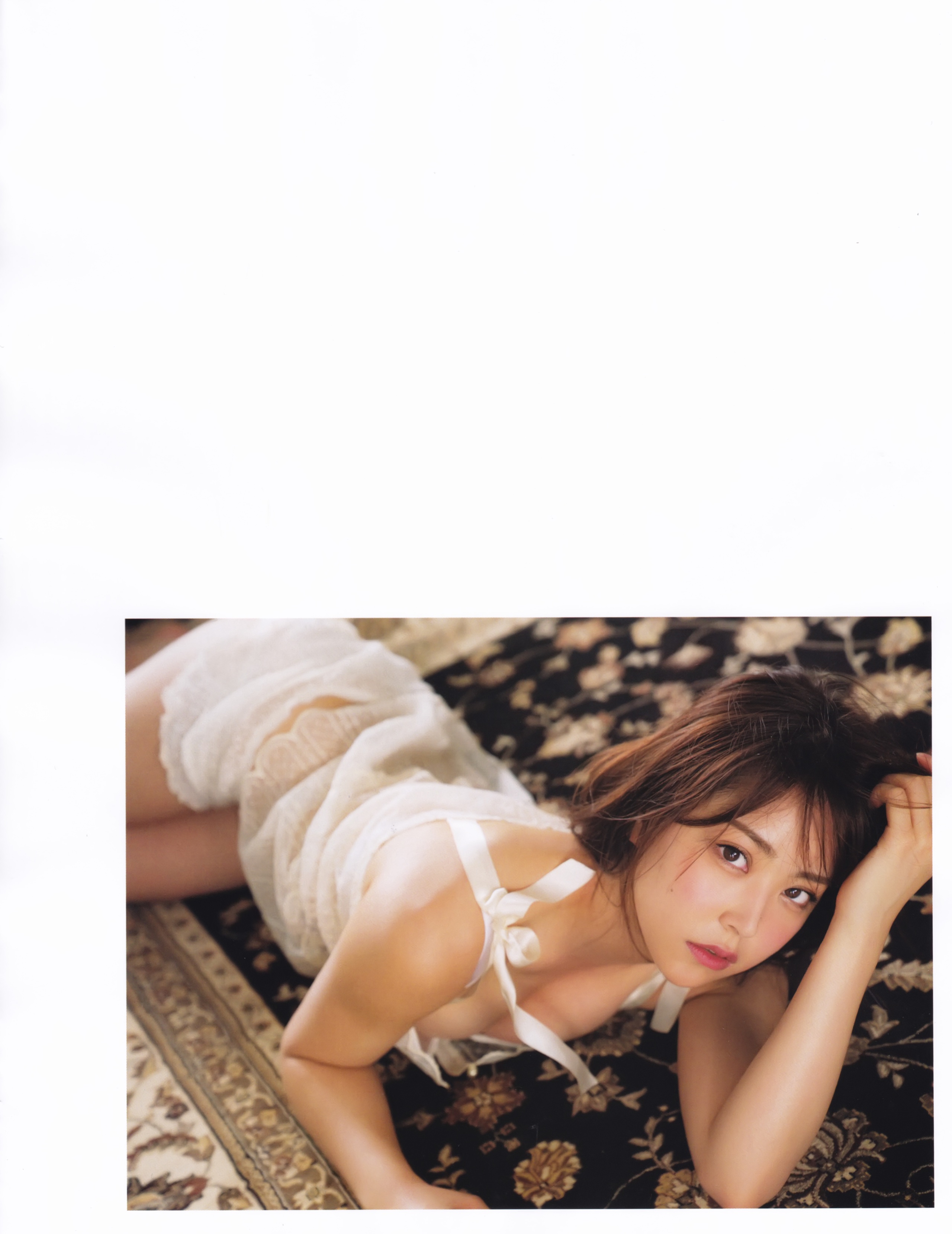 2019.06.19 Sách ảnh đầu tiên của Shirama Miru Love Rush