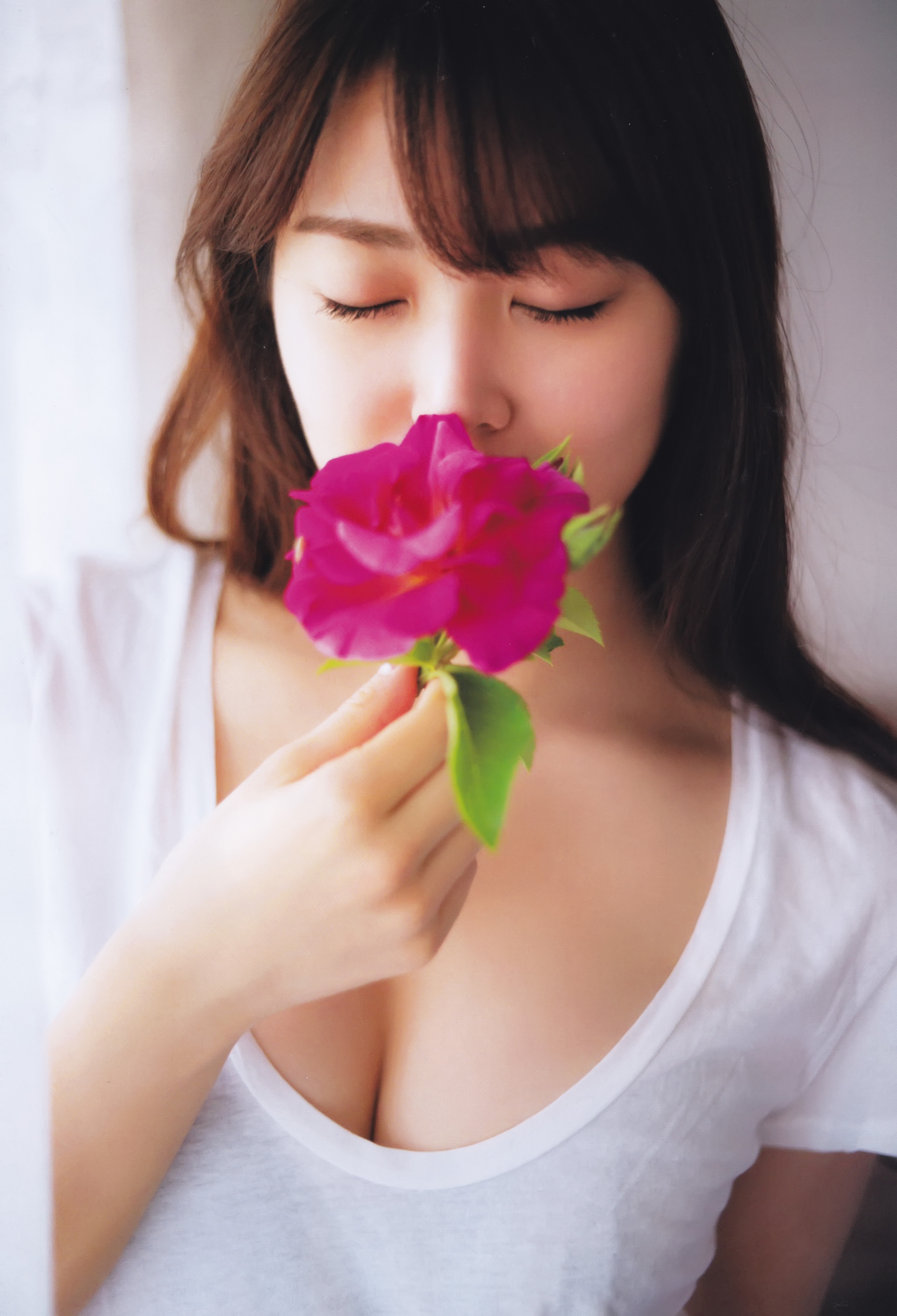 2019.06.19 Sách ảnh đầu tiên của Shirama Miru Love Rush