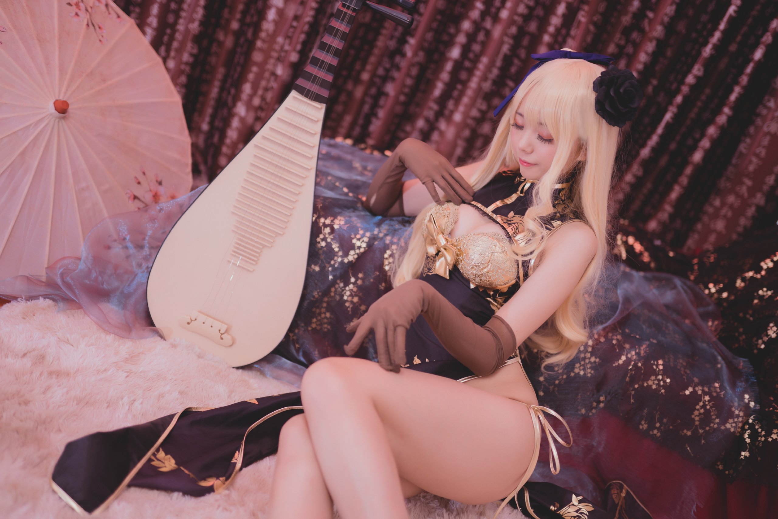 Ono Girl - Golden Lotus Cheongsam