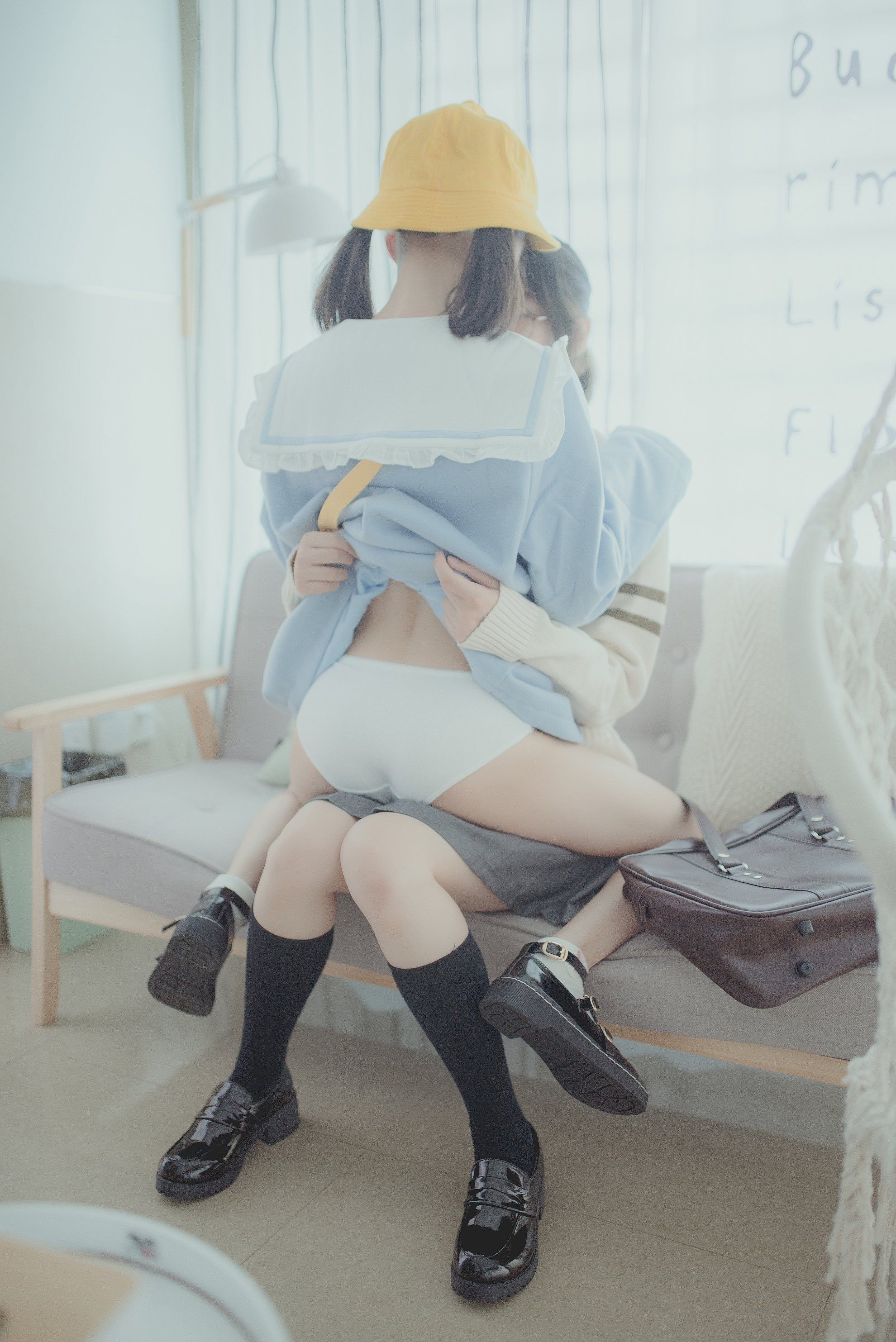 Yuzuki 2018-12, chị gái và chị gái