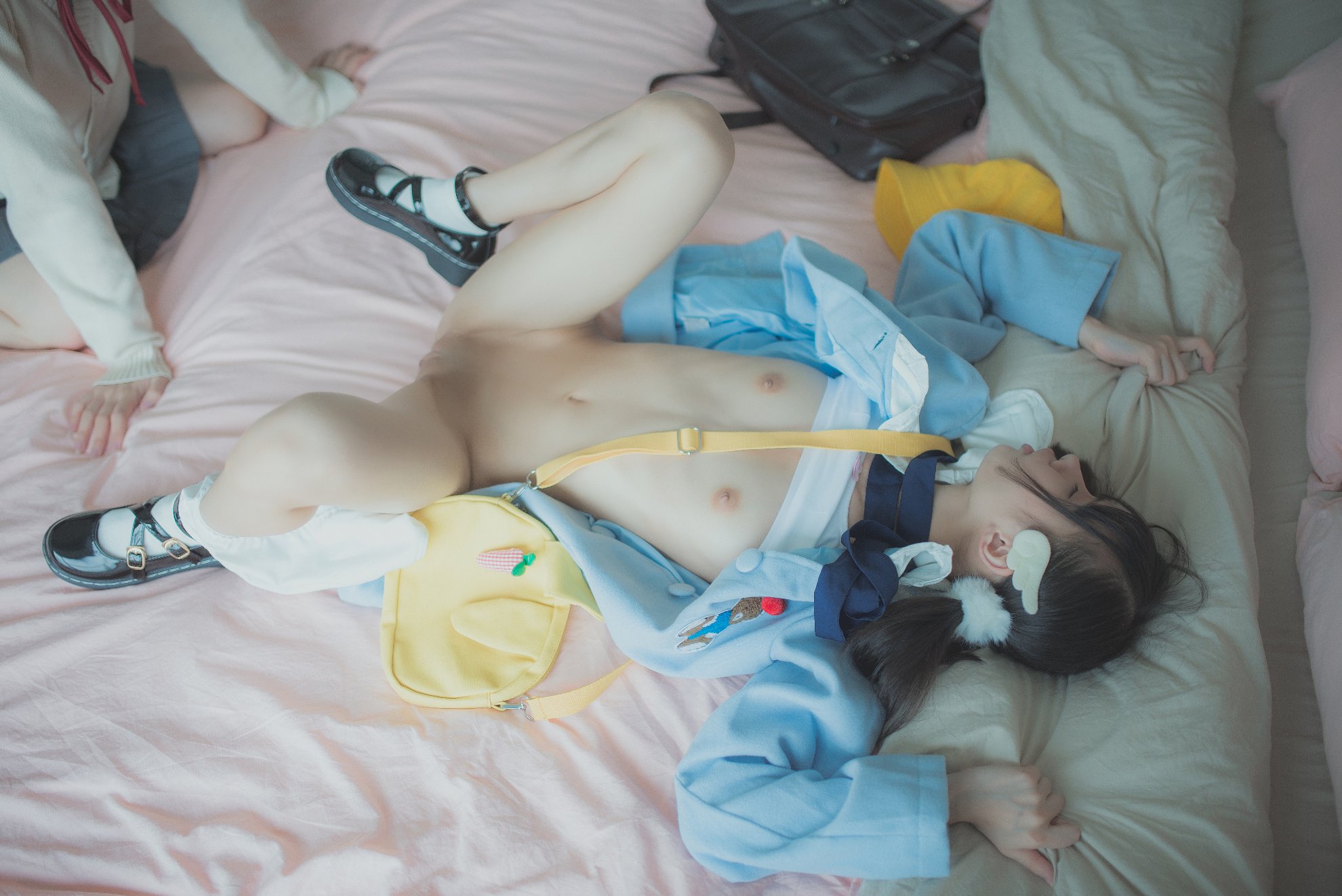 Yuzuki 2018-12, chị gái và chị gái