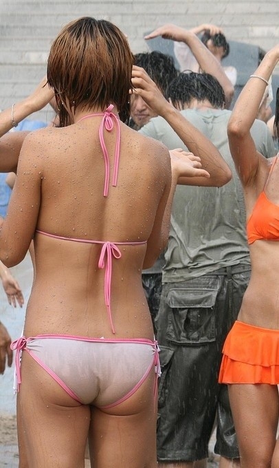 [SUKEBEI] Bộ sưu tập áo tắm cạnh tranh